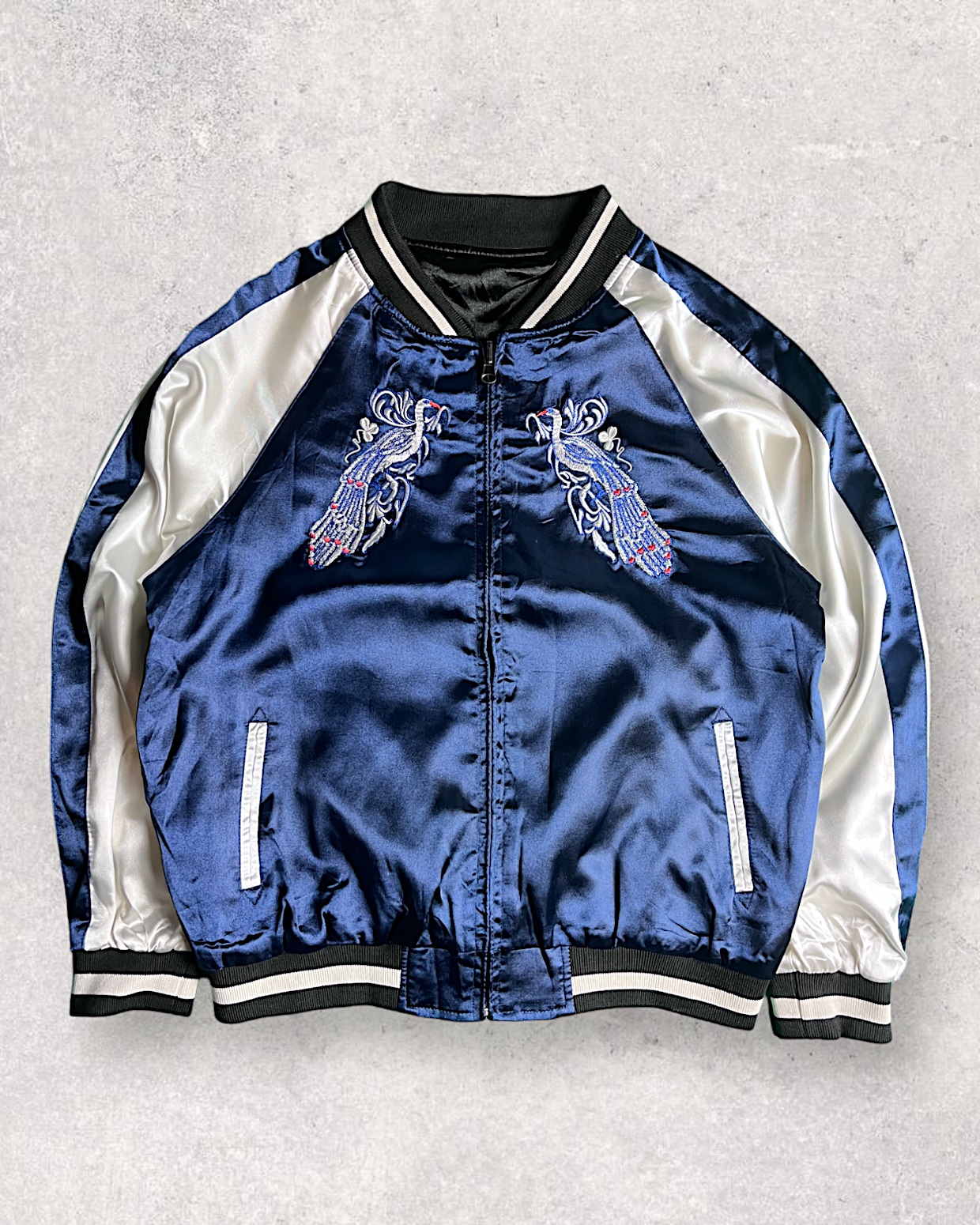 [M] Nice navy blue feature bird and distinctive design on the back | Vintage jacket
