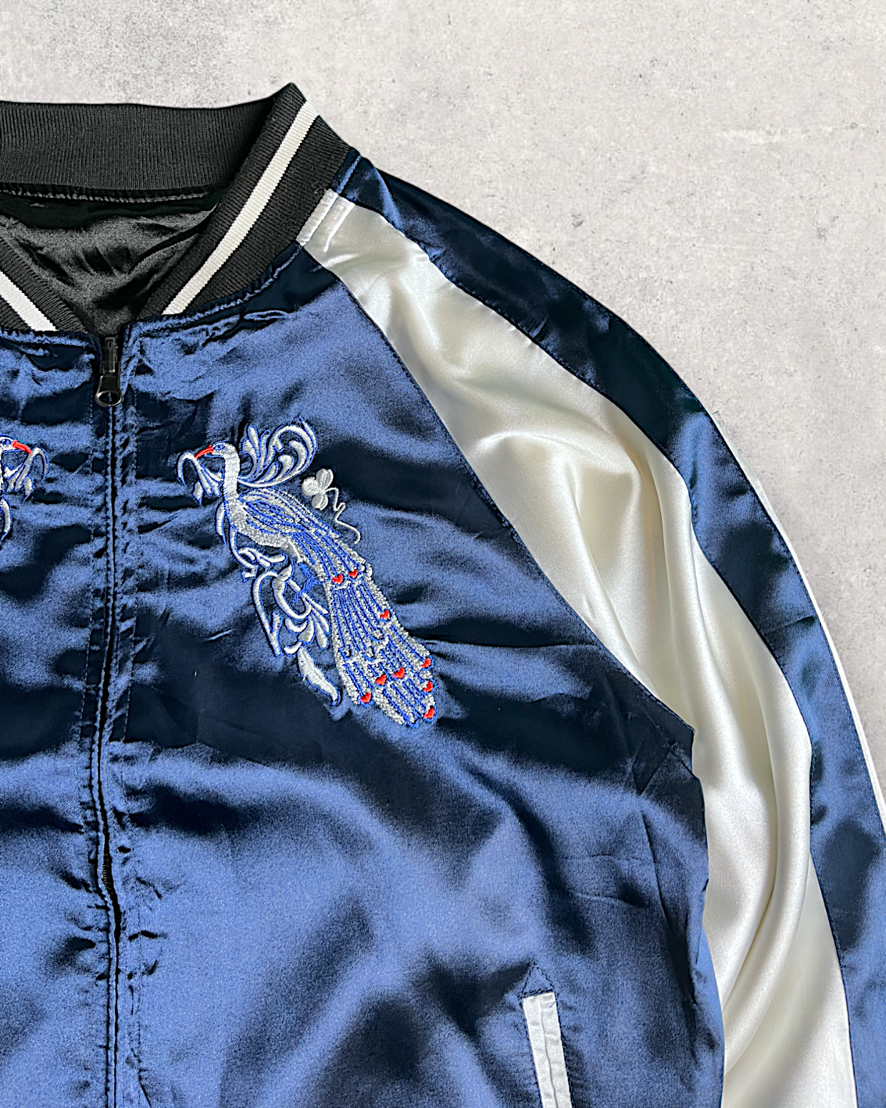 [M] Nice navy blue feature bird and distinctive design on the back | Vintage jacket