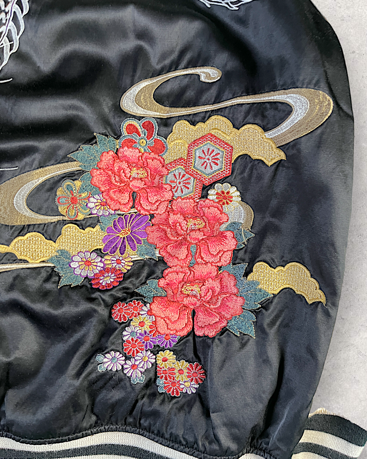 [XL] Dragon and flower reversible jacket | Vintage jacket