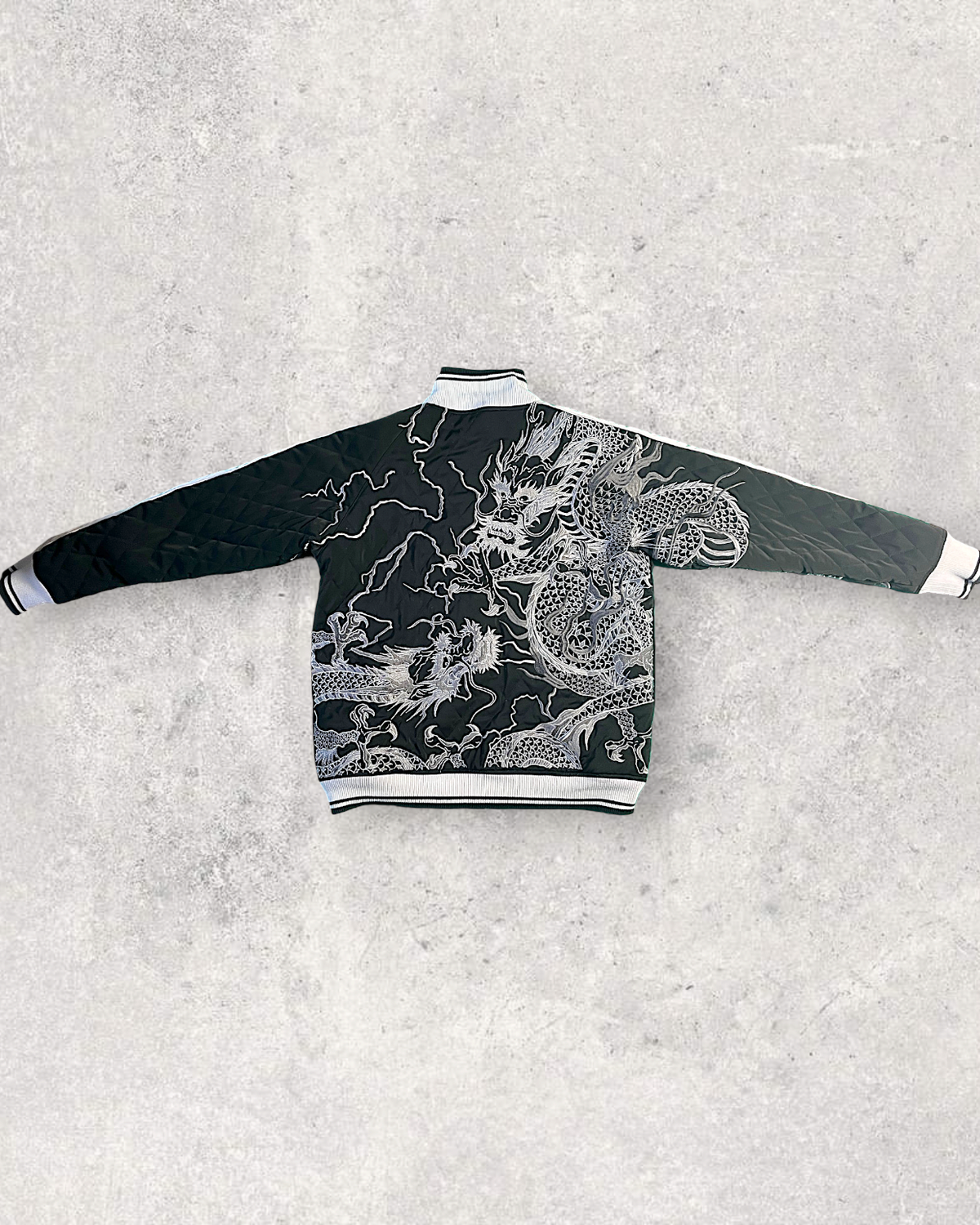 [XL] Japanese Dragon Embroidered Winter Sukajan Jacket – Black & White Quilted Bomber