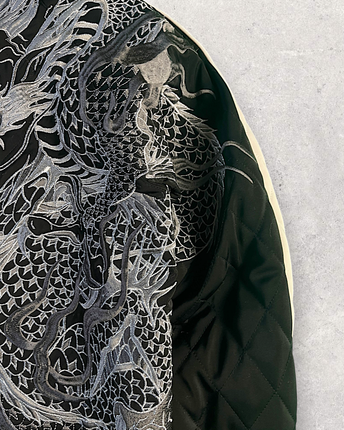 [XL] Japanese Dragon Embroidered Winter Sukajan Jacket – Black & White Quilted Bomber