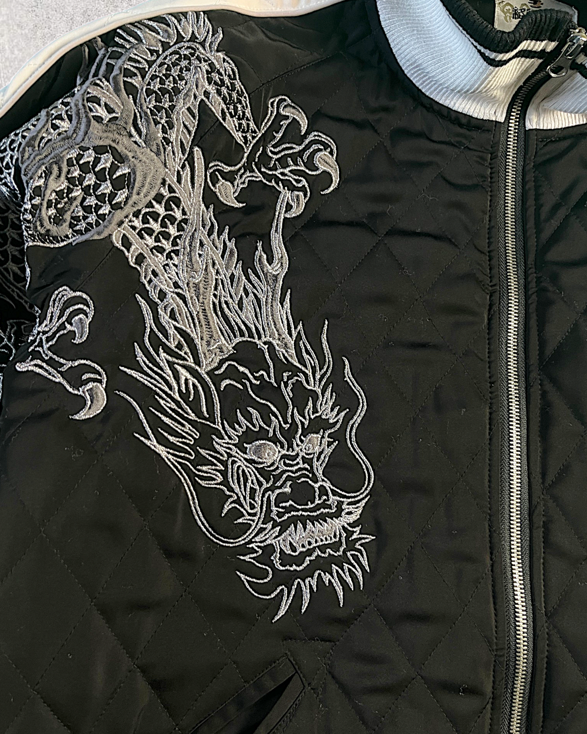 [XL] Japanese Dragon Embroidered Winter Sukajan Jacket – Black & White Quilted Bomber