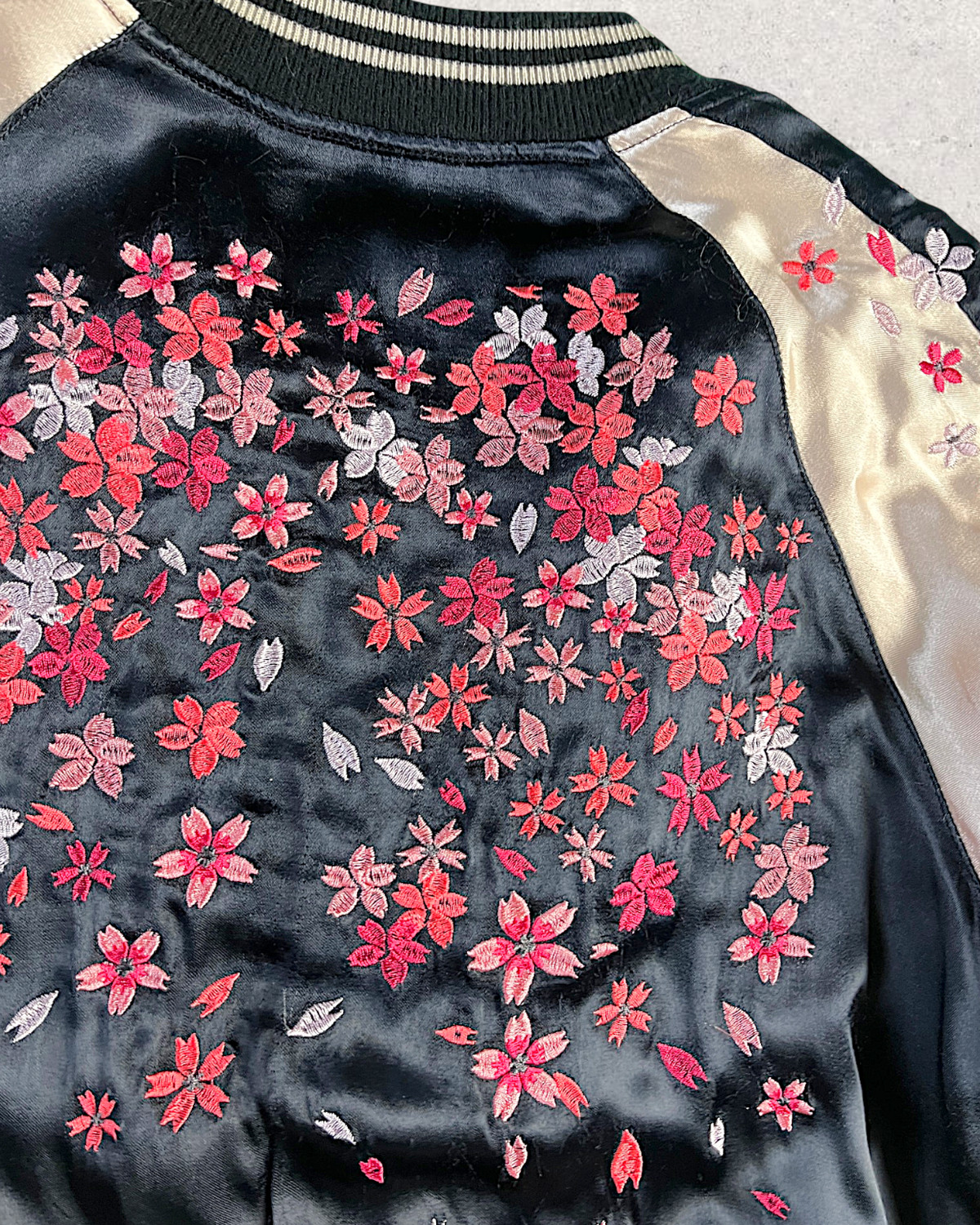 [L] Rare Vintage Miyabimusubi Reversible Sukajan Jacket – Sakura Koi Embroidery