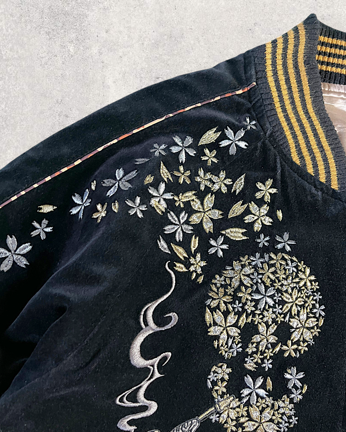 [L] Vintage Reversible Sukajan Jacket – Twin Tigers & Samurai Embroidery