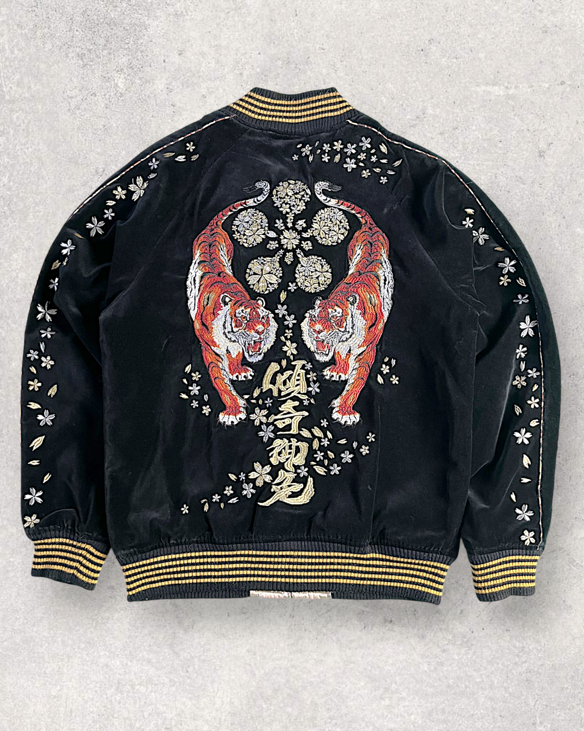 [L] Vintage Reversible Sukajan Jacket – Twin Tigers & Samurai Embroidery