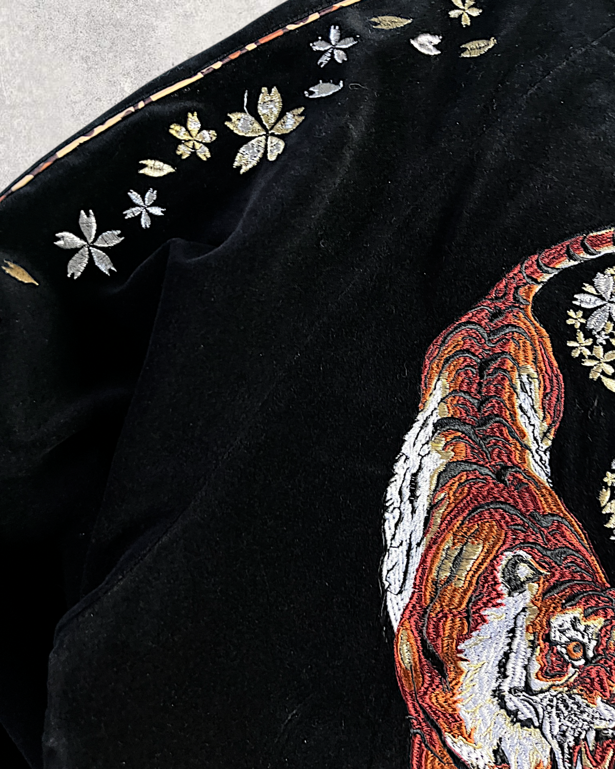 [L] Vintage Reversible Sukajan Jacket – Twin Tigers & Samurai Embroidery