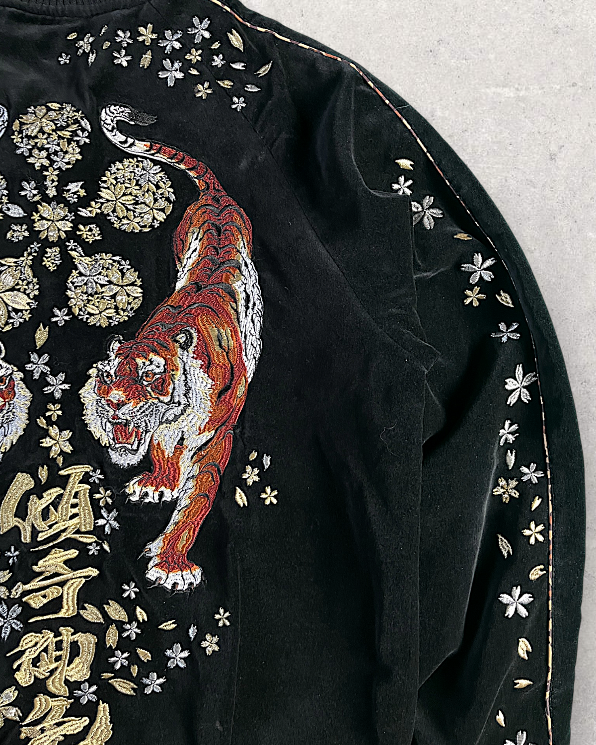 [L] Vintage Reversible Sukajan Jacket – Twin Tigers & Samurai Embroidery