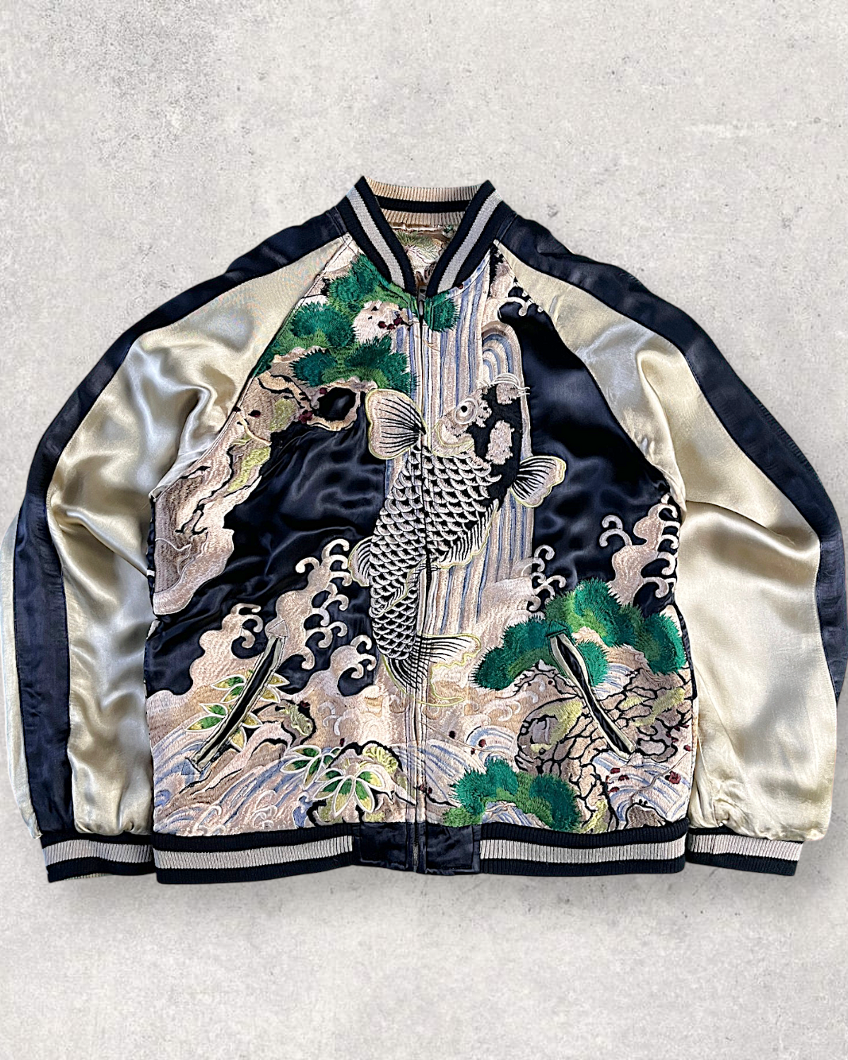[M] Vintage Koi Fish Sukajan Jacket – Fully Embroidered Reversible Japanese Bomber