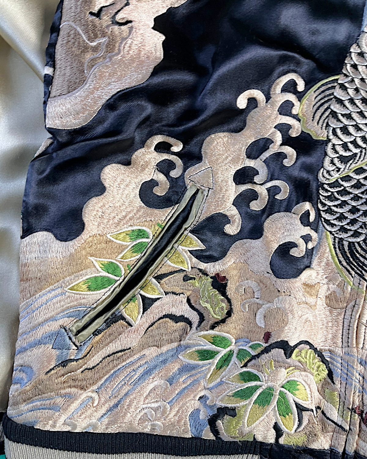 [M] Vintage Koi Fish Sukajan Jacket – Fully Embroidered Reversible Japanese Bomber