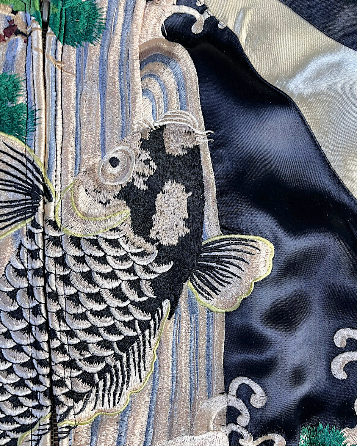 [M] Vintage Koi Fish Sukajan Jacket – Fully Embroidered Reversible Japanese Bomber