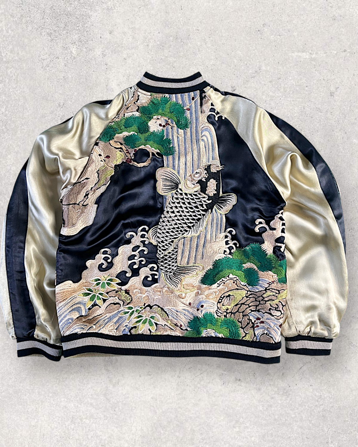 [M] Vintage Koi Fish Sukajan Jacket – Fully Embroidered Reversible Japanese Bomber