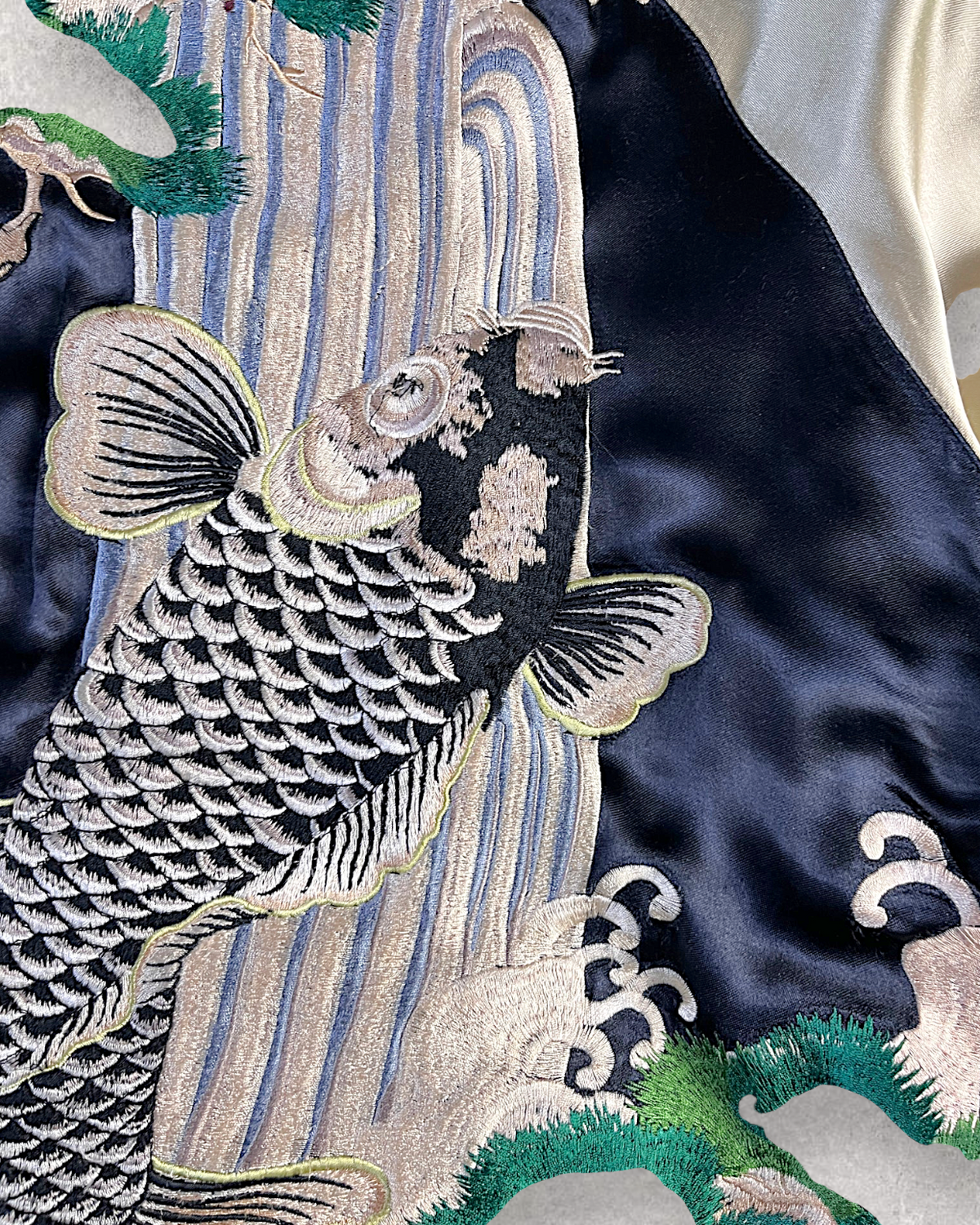 [M] Vintage Koi Fish Sukajan Jacket – Fully Embroidered Reversible Japanese Bomber