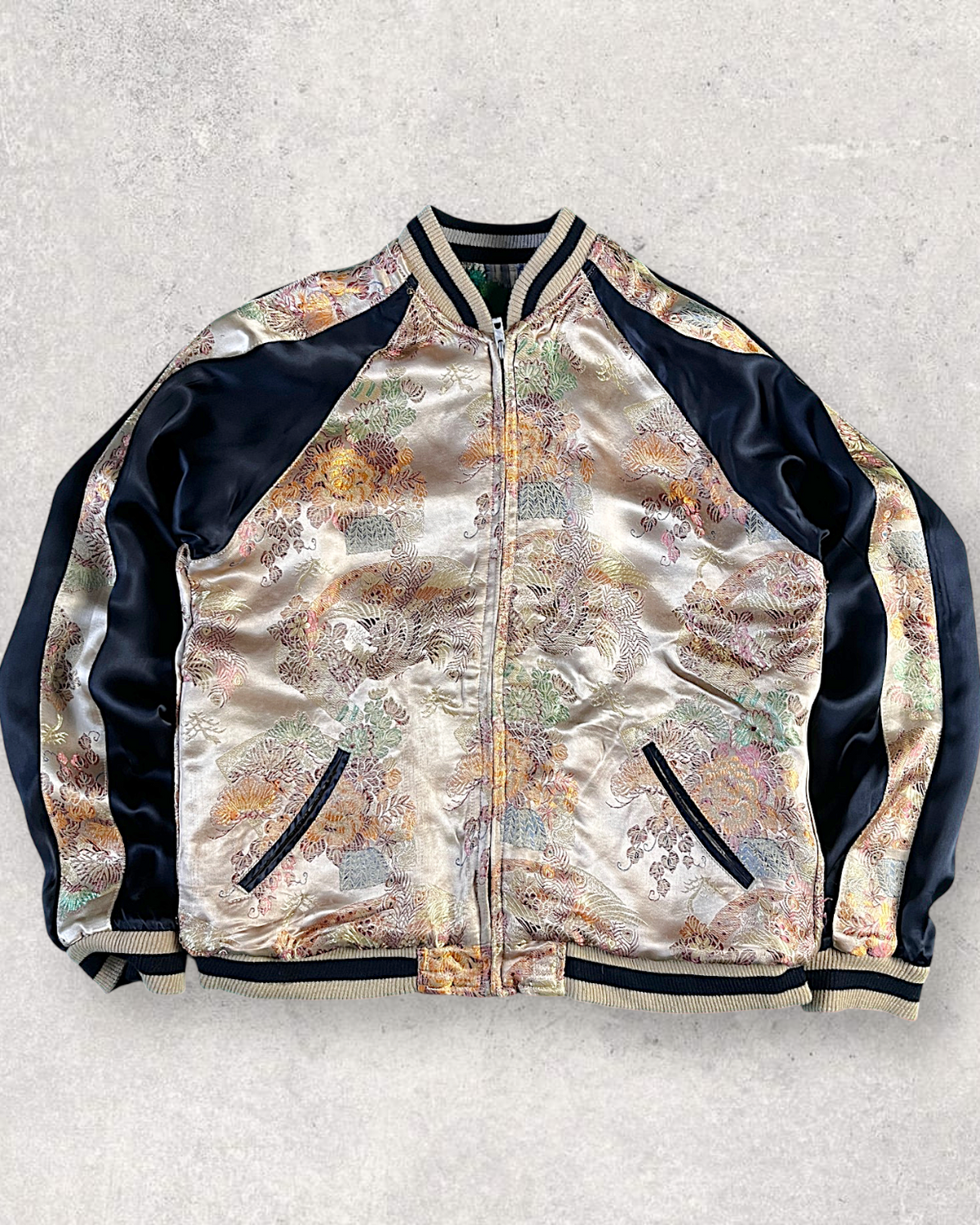 [M] Vintage Koi Fish Sukajan Jacket – Fully Embroidered Reversible Japanese Bomber