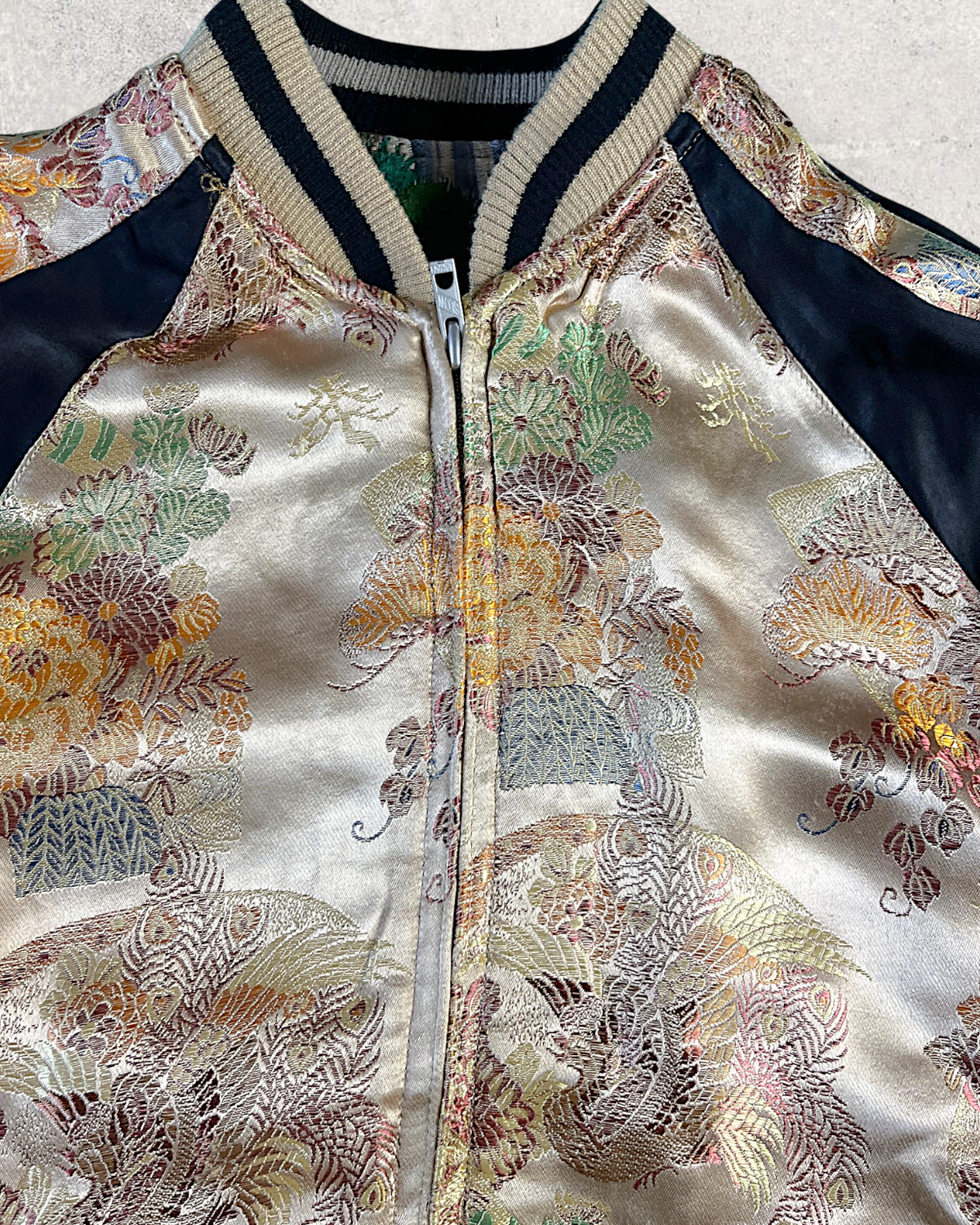 [M] Vintage Koi Fish Sukajan Jacket – Fully Embroidered Reversible Japanese Bomber