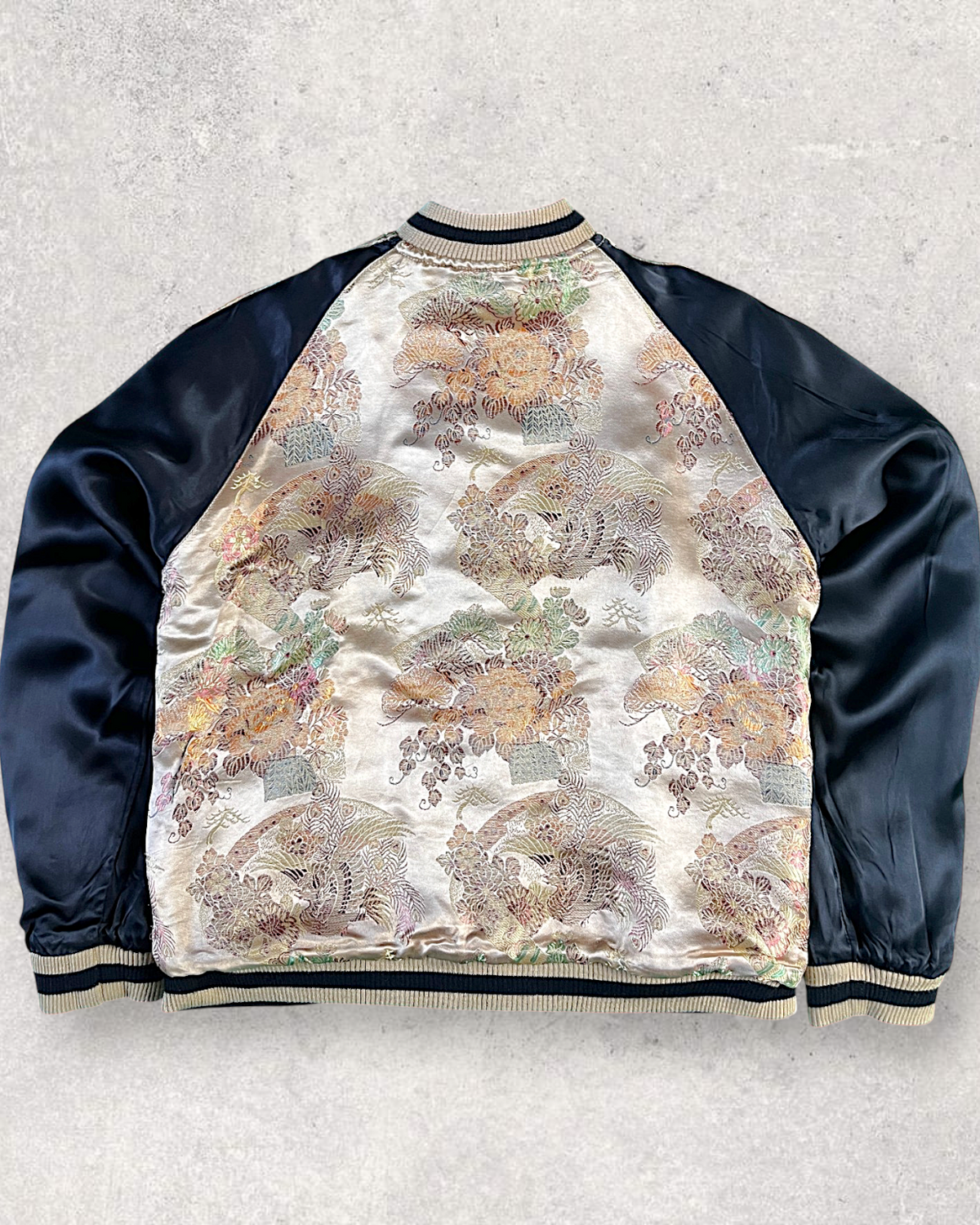 [M] Vintage Koi Fish Sukajan Jacket – Fully Embroidered Reversible Japanese Bomber