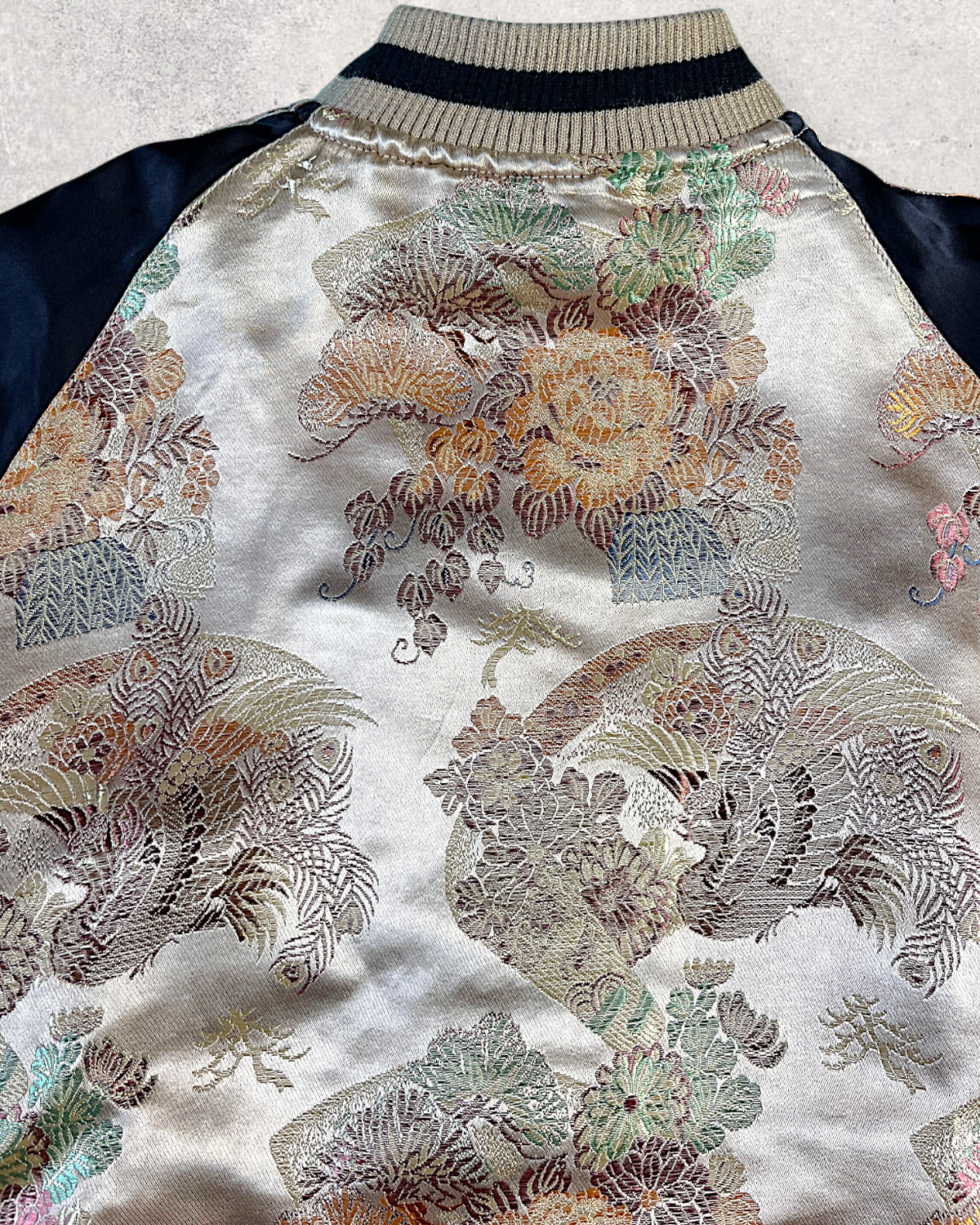[M] Vintage Koi Fish Sukajan Jacket – Fully Embroidered Reversible Japanese Bomber