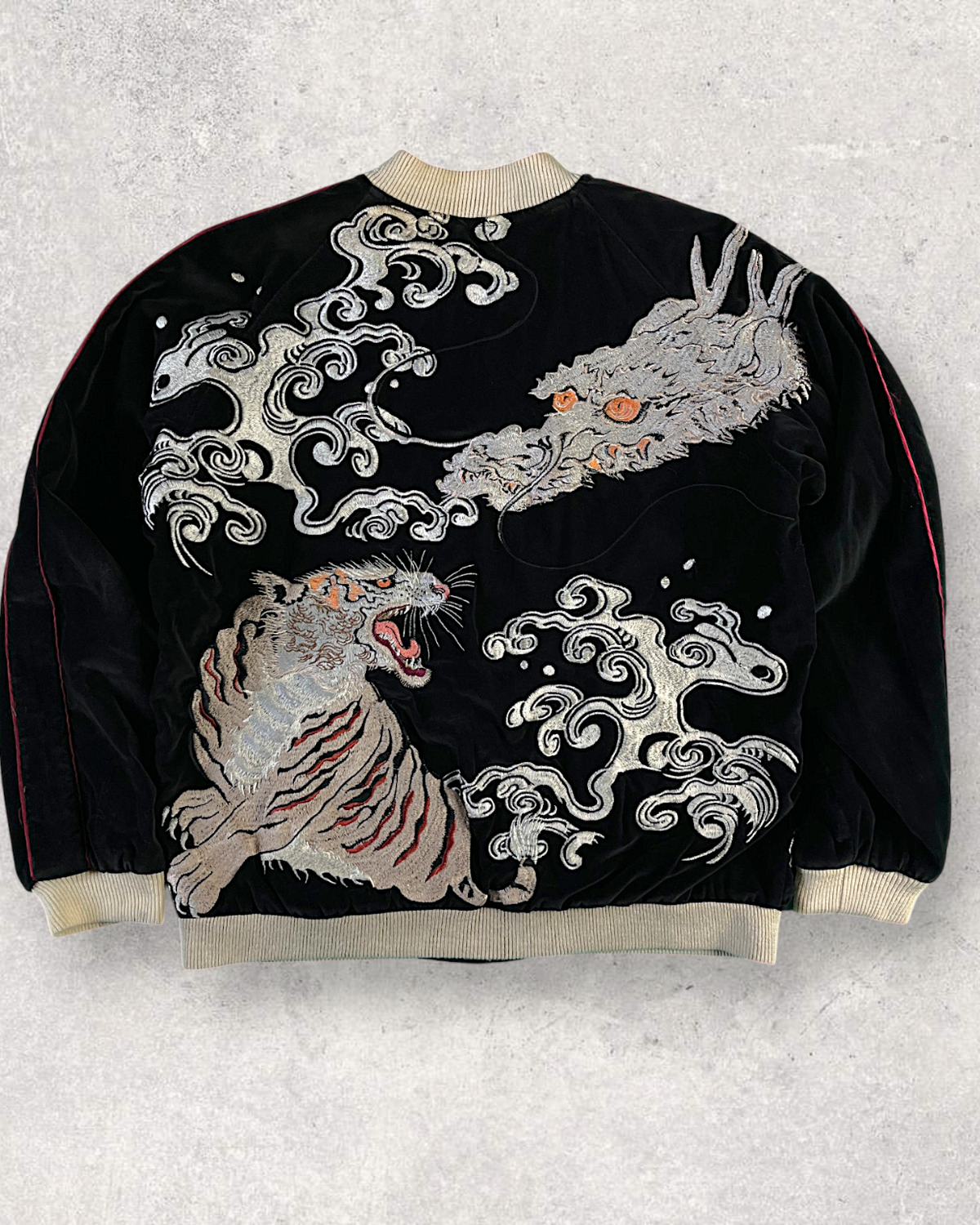 [L] Vintage Dragon & Tiger Sukajan Jacket – Fully Embroidered Reversible Japanese Bomber