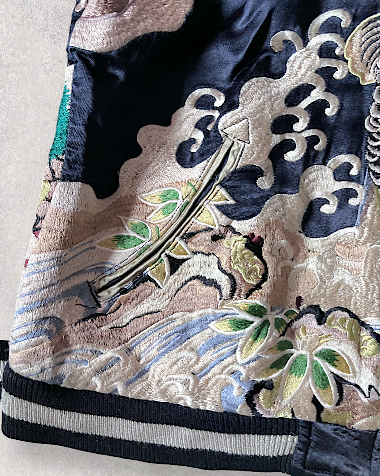 Rare Reversible M size Flying Hakurei Koi Bomber jacket sukajan | Autumn/Winter | Vintage