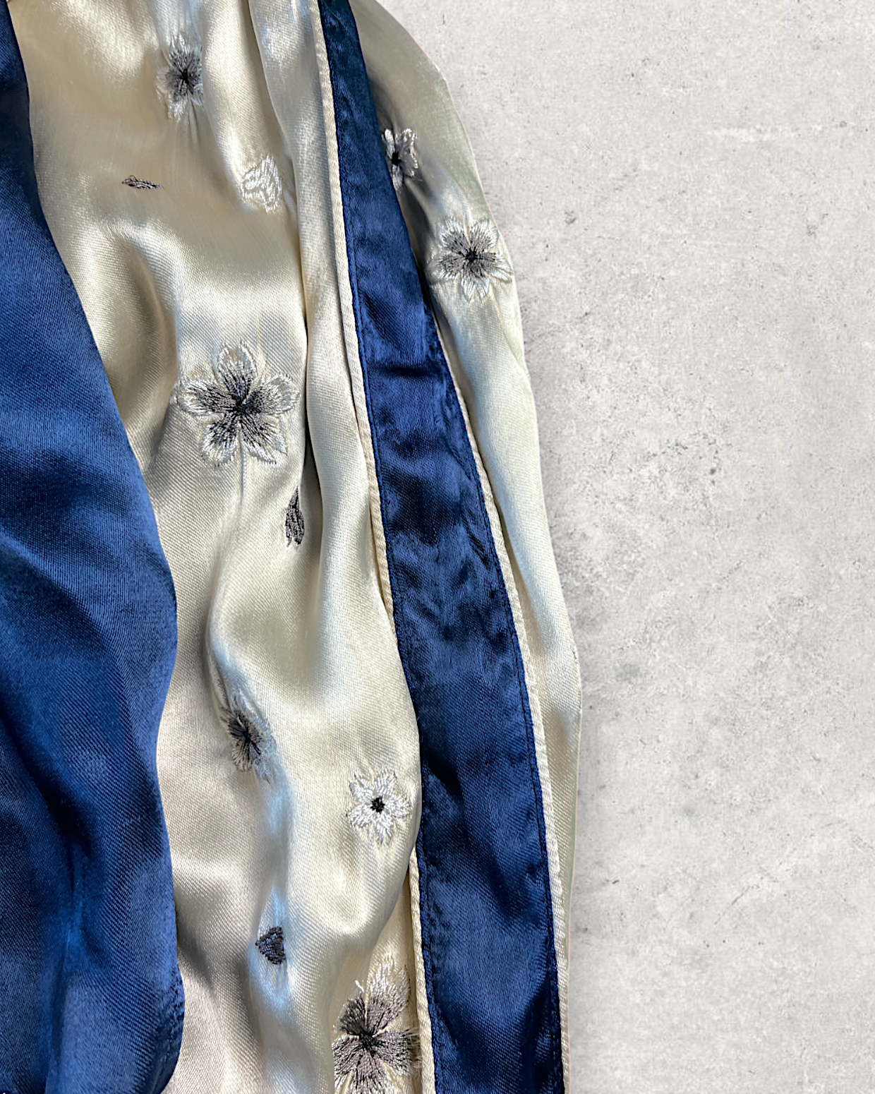 【XL】Miyabi Musubi Reversible Sukajan XL – Dragon, Tiger & Koi Embroidered Japanese Satin Jacket