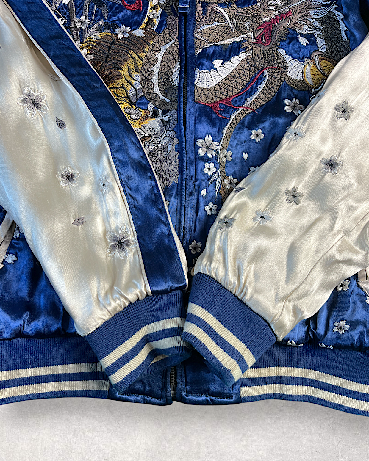 【XL】Miyabi Musubi Reversible Sukajan XL – Dragon, Tiger & Koi Embroidered Japanese Satin Jacket