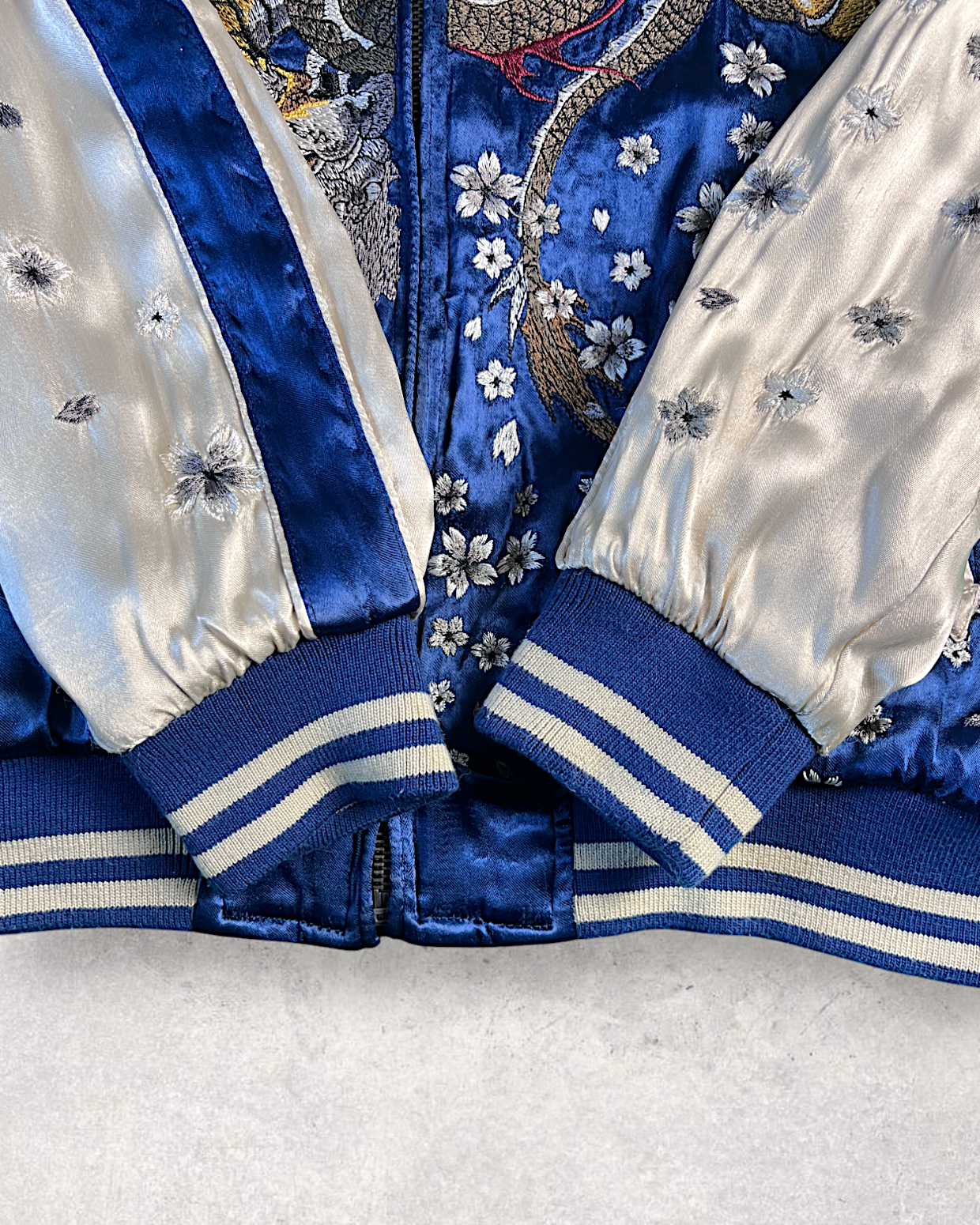 【XL】Miyabi Musubi Reversible Sukajan XL – Dragon, Tiger & Koi Embroidered Japanese Satin Jacket