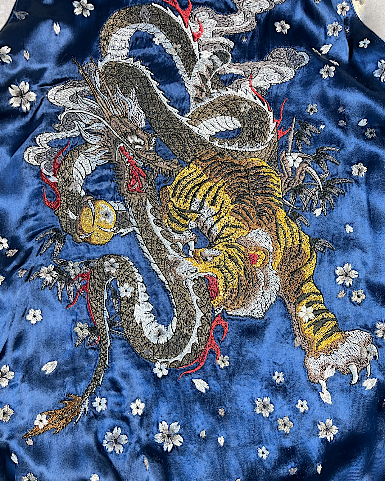【XL】Miyabi Musubi Reversible Sukajan XL – Dragon, Tiger & Koi Embroidered Japanese Satin Jacket