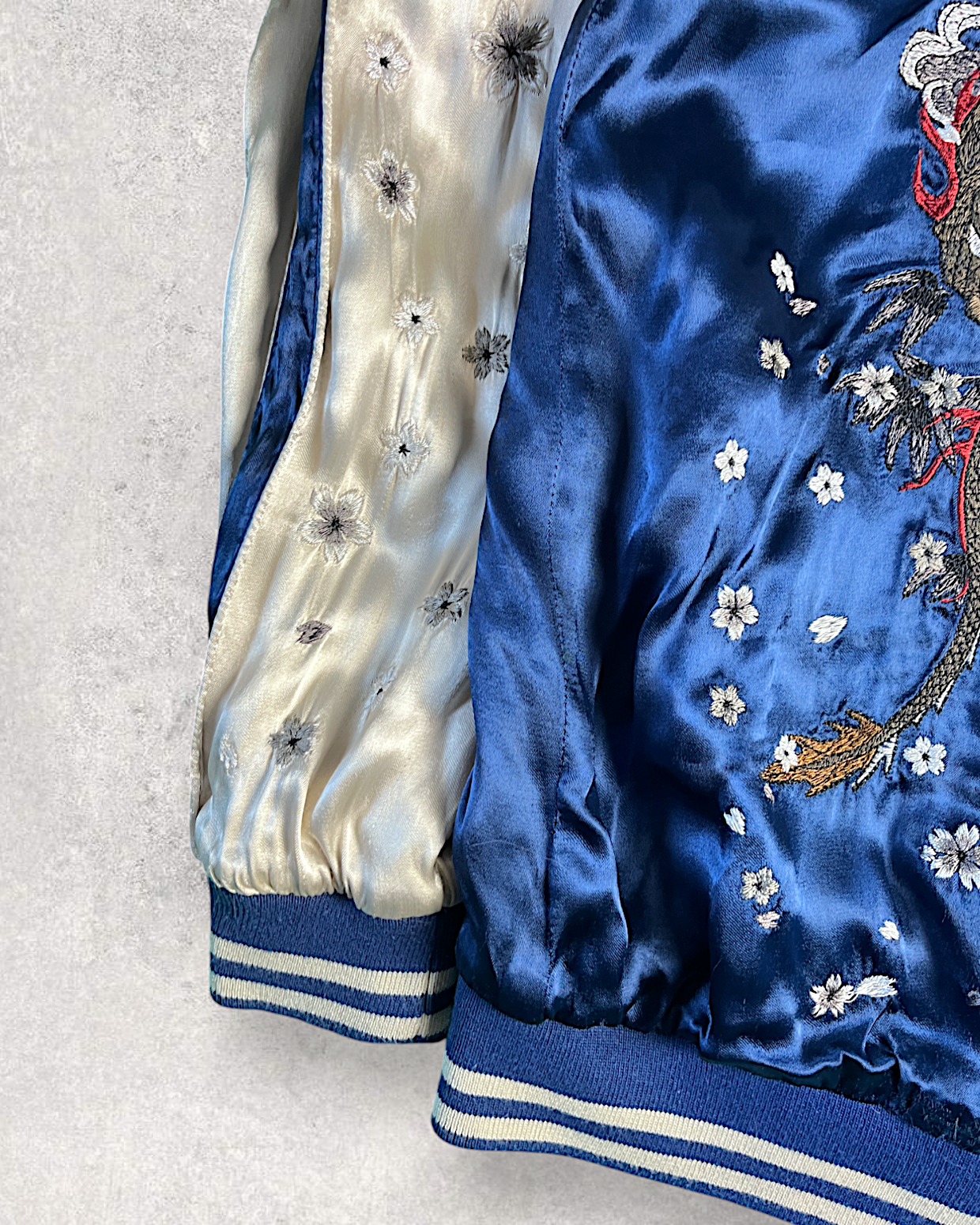 【XL】Miyabi Musubi Reversible Sukajan XL – Dragon, Tiger & Koi Embroidered Japanese Satin Jacket