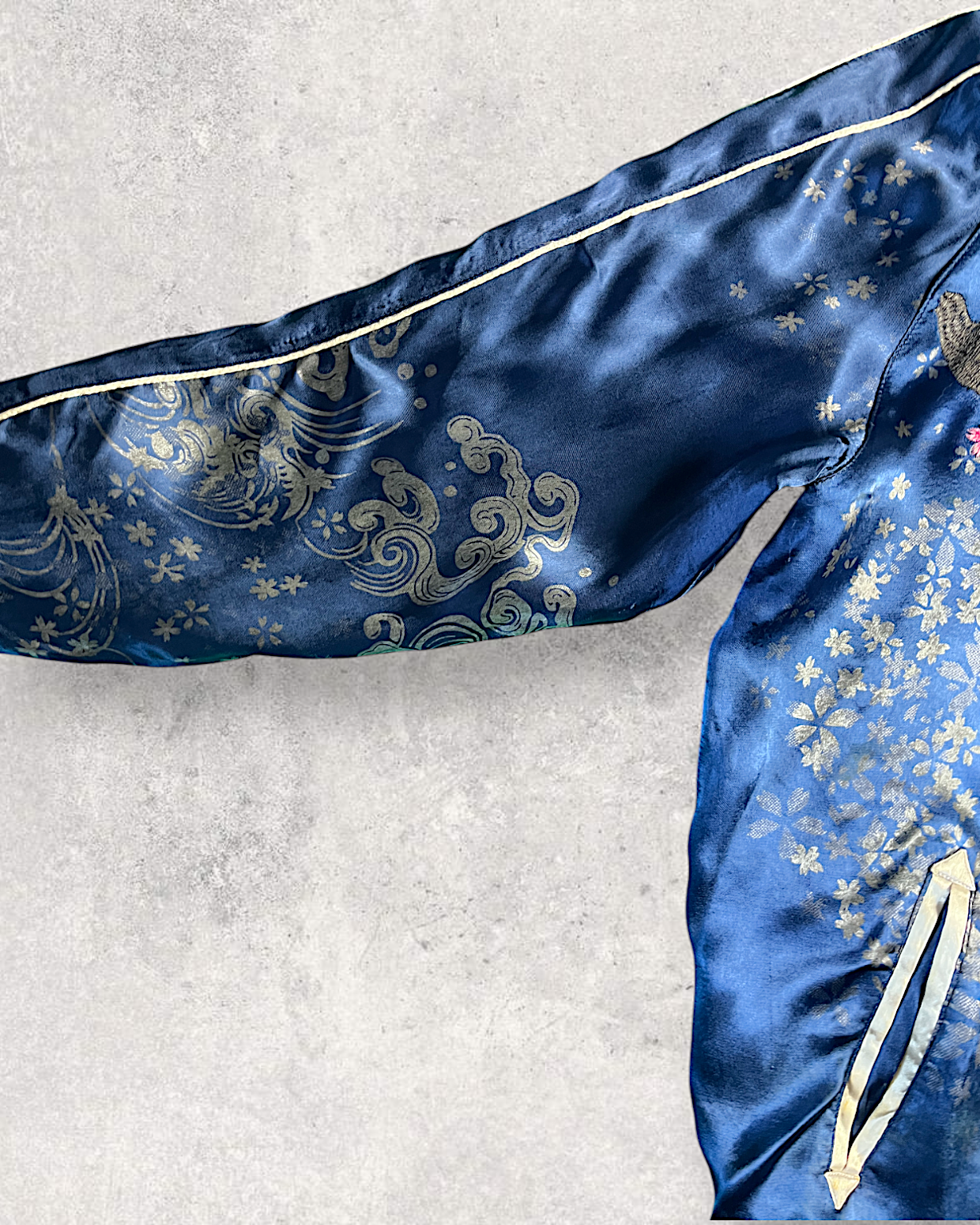 【XL】Miyabi Musubi Reversible Sukajan XL – Dragon, Tiger & Koi Embroidered Japanese Satin Jacket