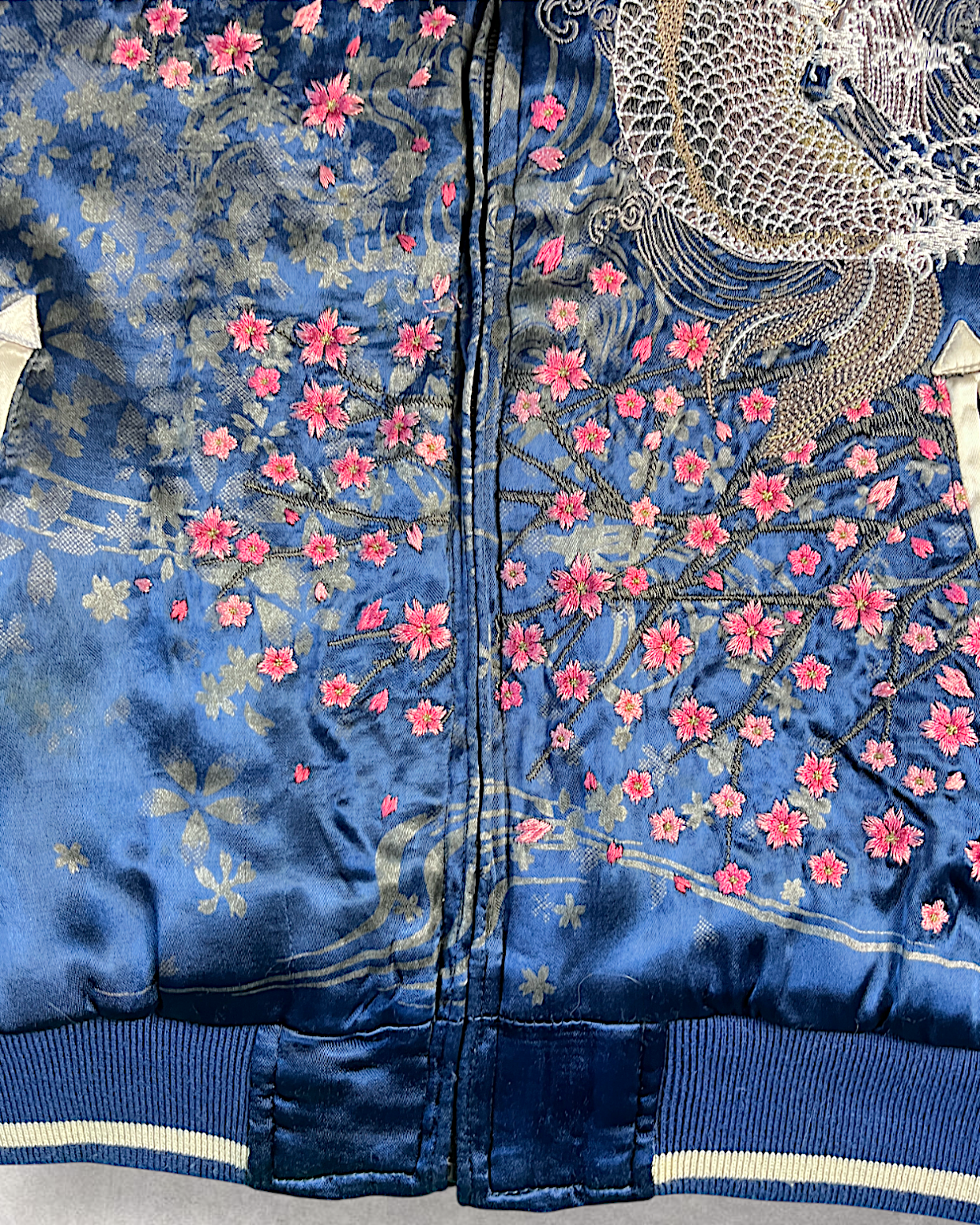 【XL】Miyabi Musubi Reversible Sukajan XL – Dragon, Tiger & Koi Embroidered Japanese Satin Jacket