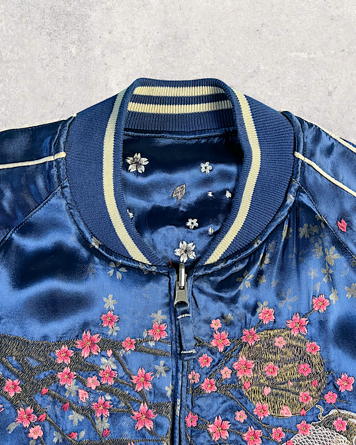 【XL】Miyabi Musubi Reversible Sukajan XL – Dragon, Tiger & Koi Embroidered Japanese Satin Jacket
