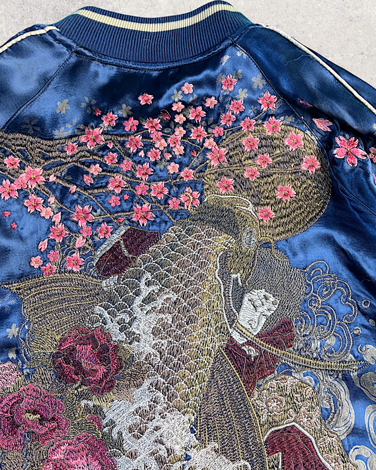【XL】Miyabi Musubi Reversible Sukajan XL – Dragon, Tiger & Koi Embroidered Japanese Satin Jacket