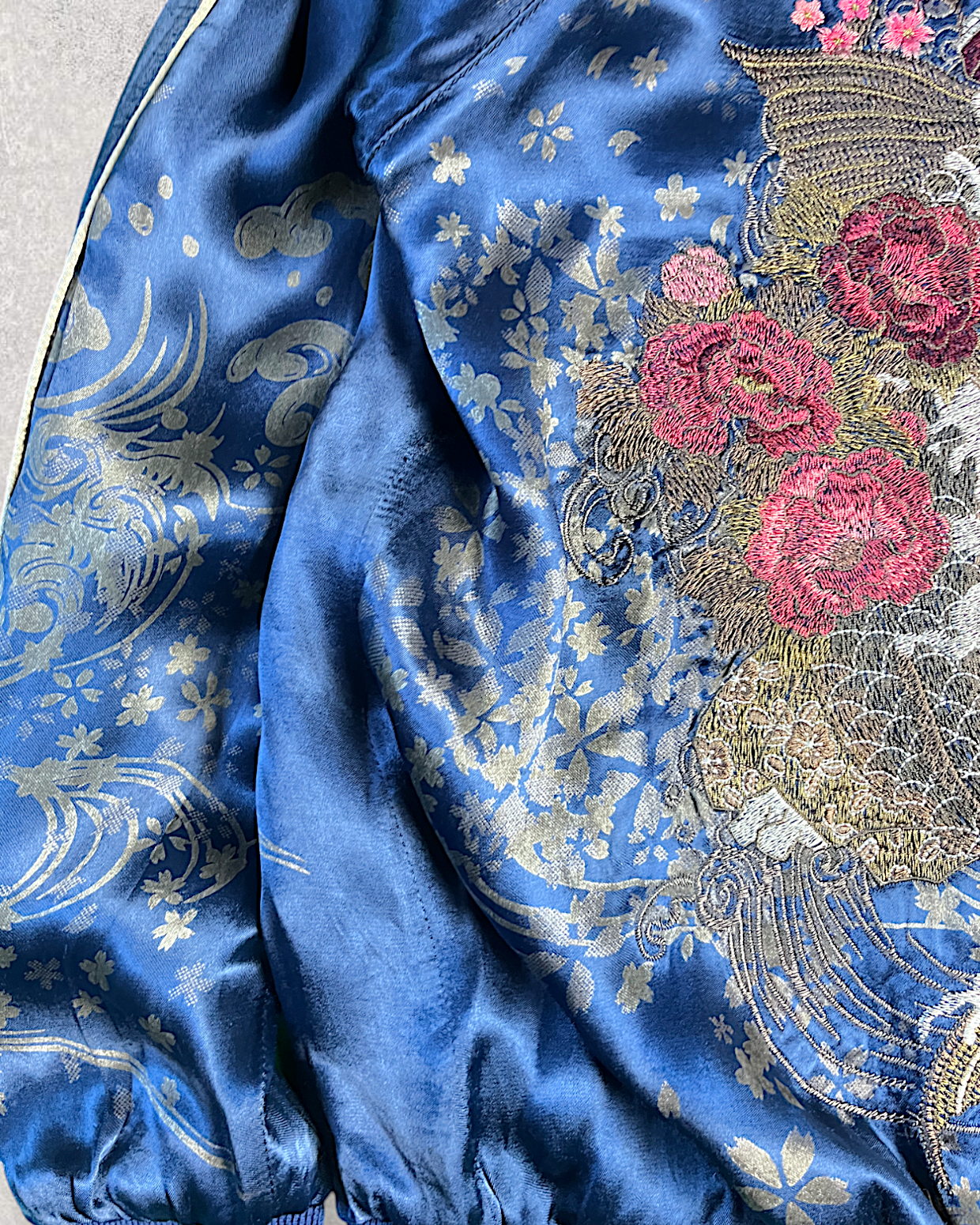 【XL】Miyabi Musubi Reversible Sukajan XL – Dragon, Tiger & Koi Embroidered Japanese Satin Jacket
