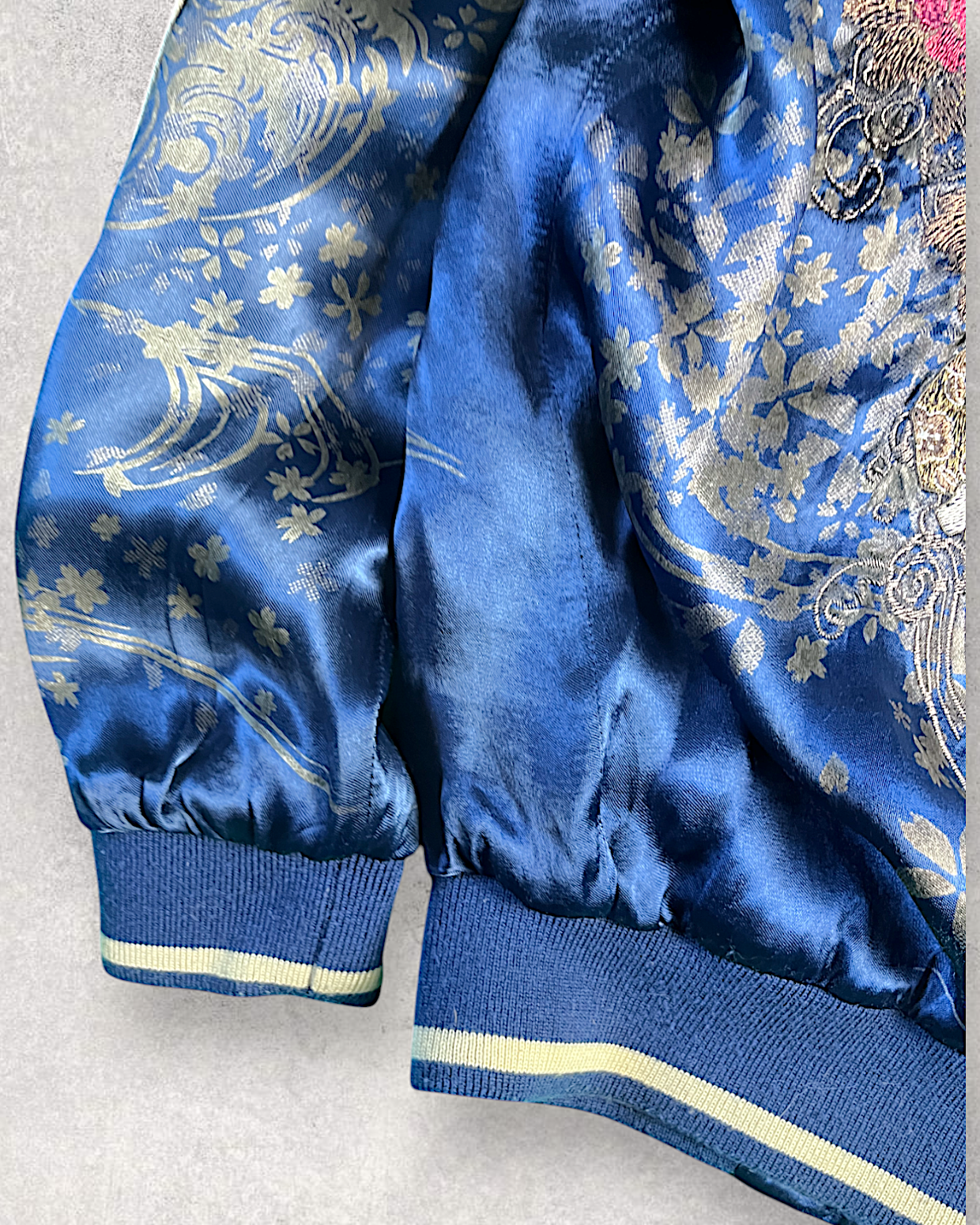 【XL】Miyabi Musubi Reversible Sukajan XL – Dragon, Tiger & Koi Embroidered Japanese Satin Jacket
