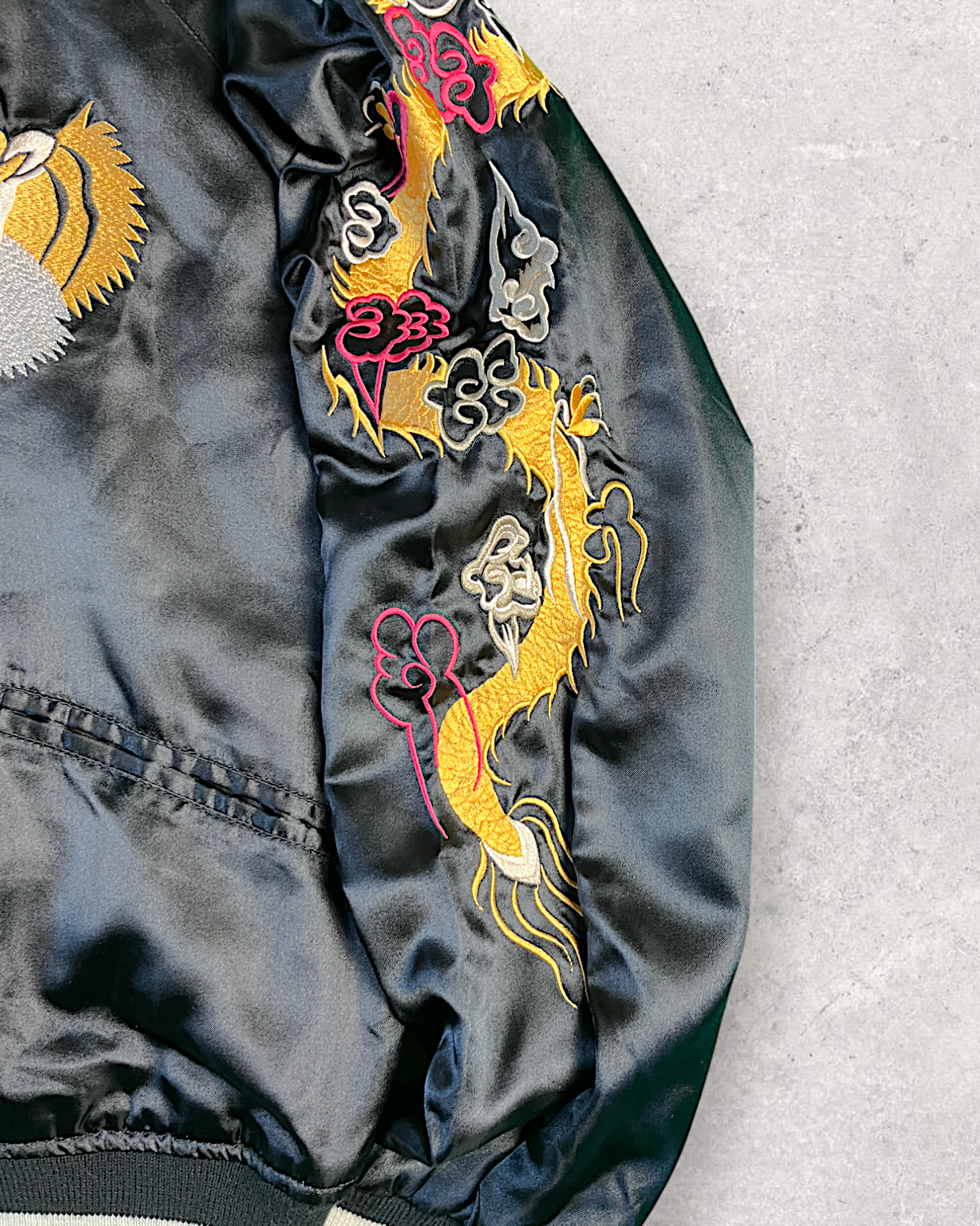[L] Japanese Dragon & Tiger Sukajan - Powerful Embroidery　| Vintage