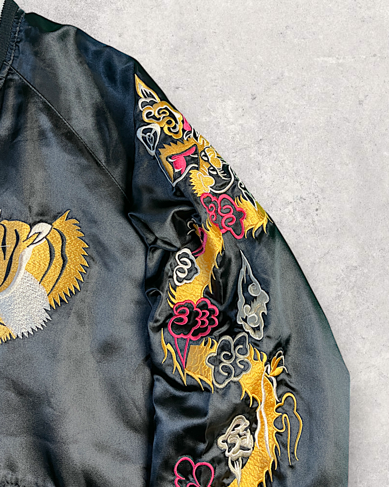 [L] Japanese Dragon & Tiger Sukajan - Powerful Embroidery　| Vintage