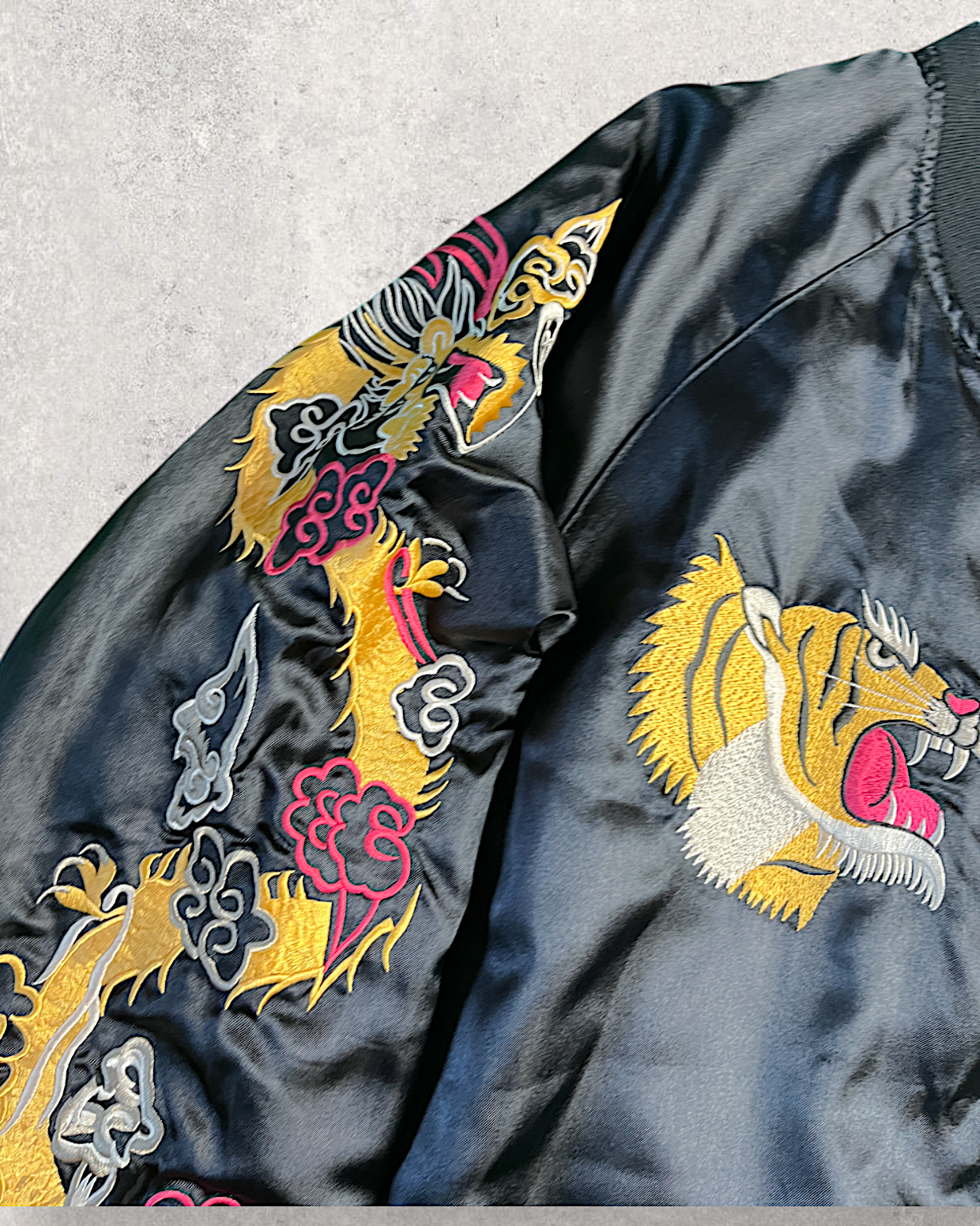 [L] Japanese Dragon & Tiger Sukajan - Powerful Embroidery　| Vintage