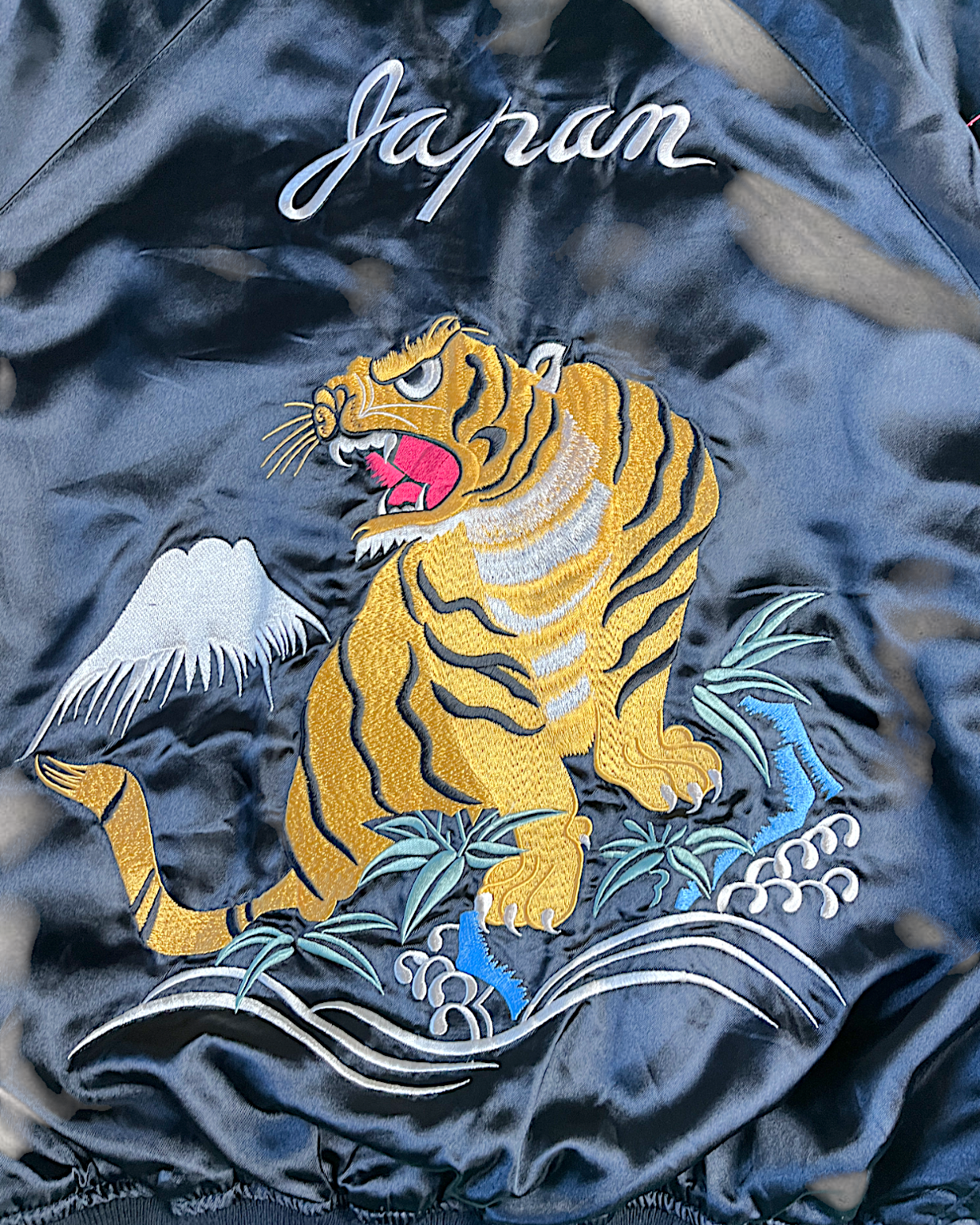 [L] Japanese Dragon & Tiger Sukajan - Powerful Embroidery　| Vintage