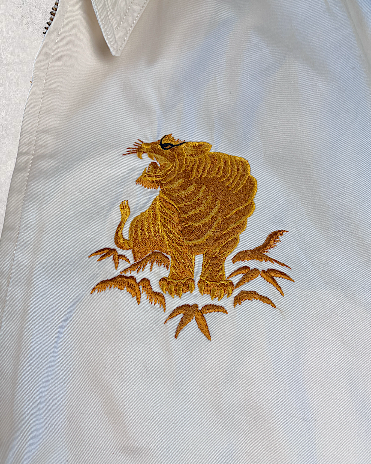 [M]【Rare Vintage】White Tiger & Dragon Embroidered Sukajan - One of a Kind Japanese Style Jacket