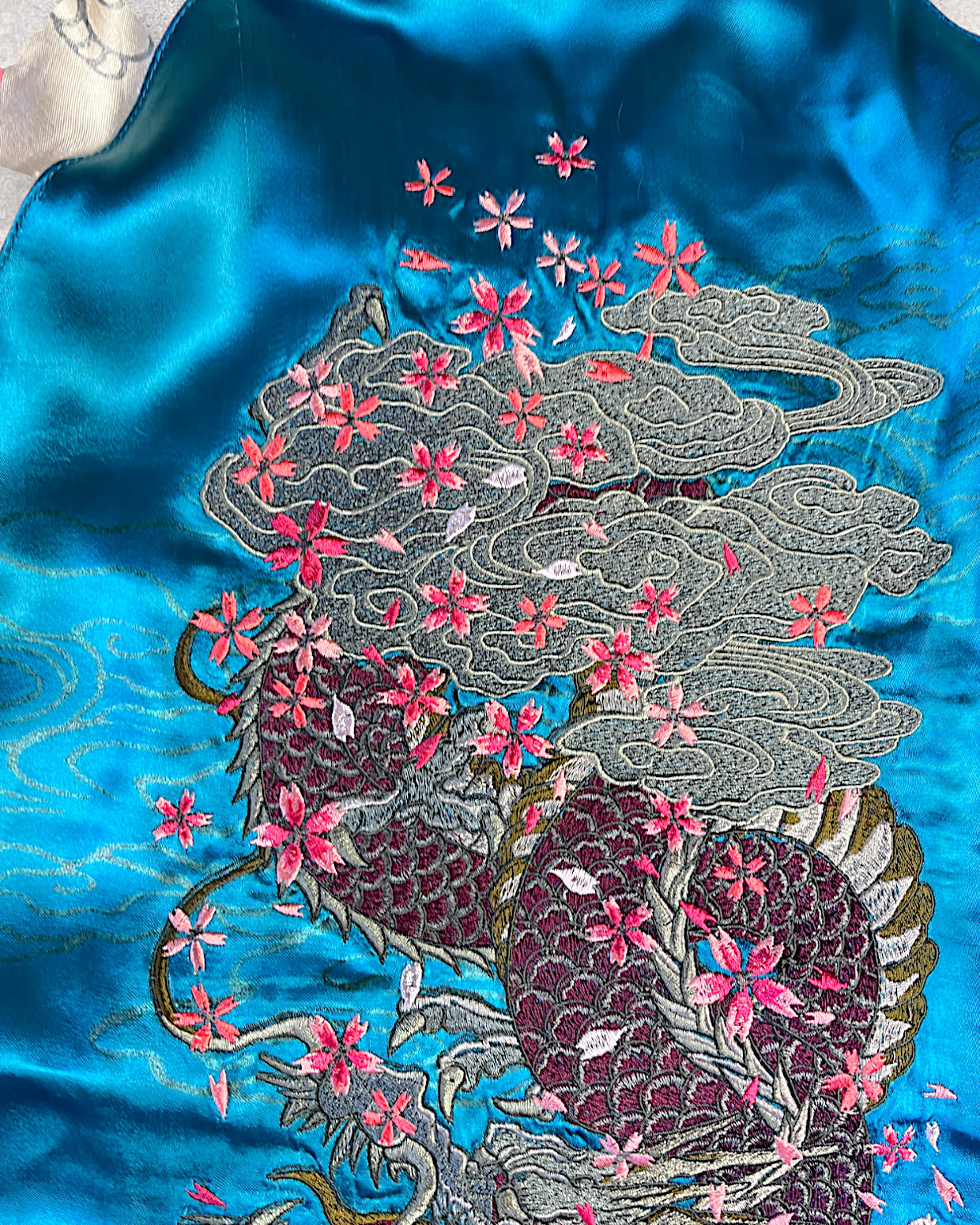 [XL]【Luxurious Embroidered Sukajan】Dragon & Cherry Blossom / Phoenix - Musubi Japan Reversible