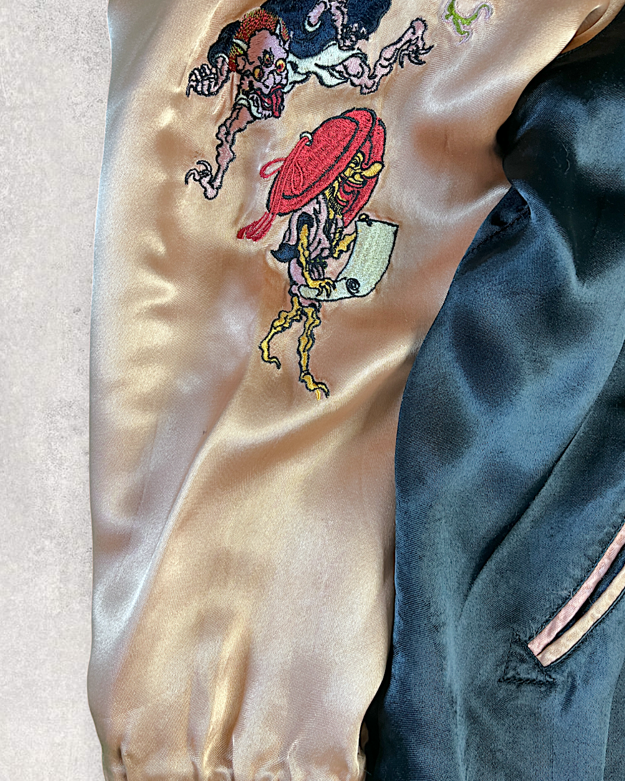 [L]【Stunning】 Hyakki Yagyo Yokai Scroll Reversible Sukajan
