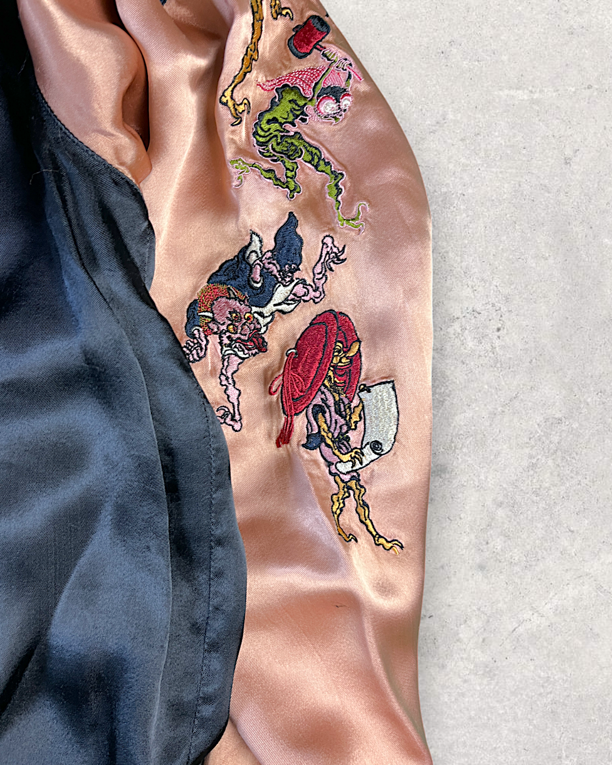 [L]【Stunning】 Hyakki Yagyo Yokai Scroll Reversible Sukajan