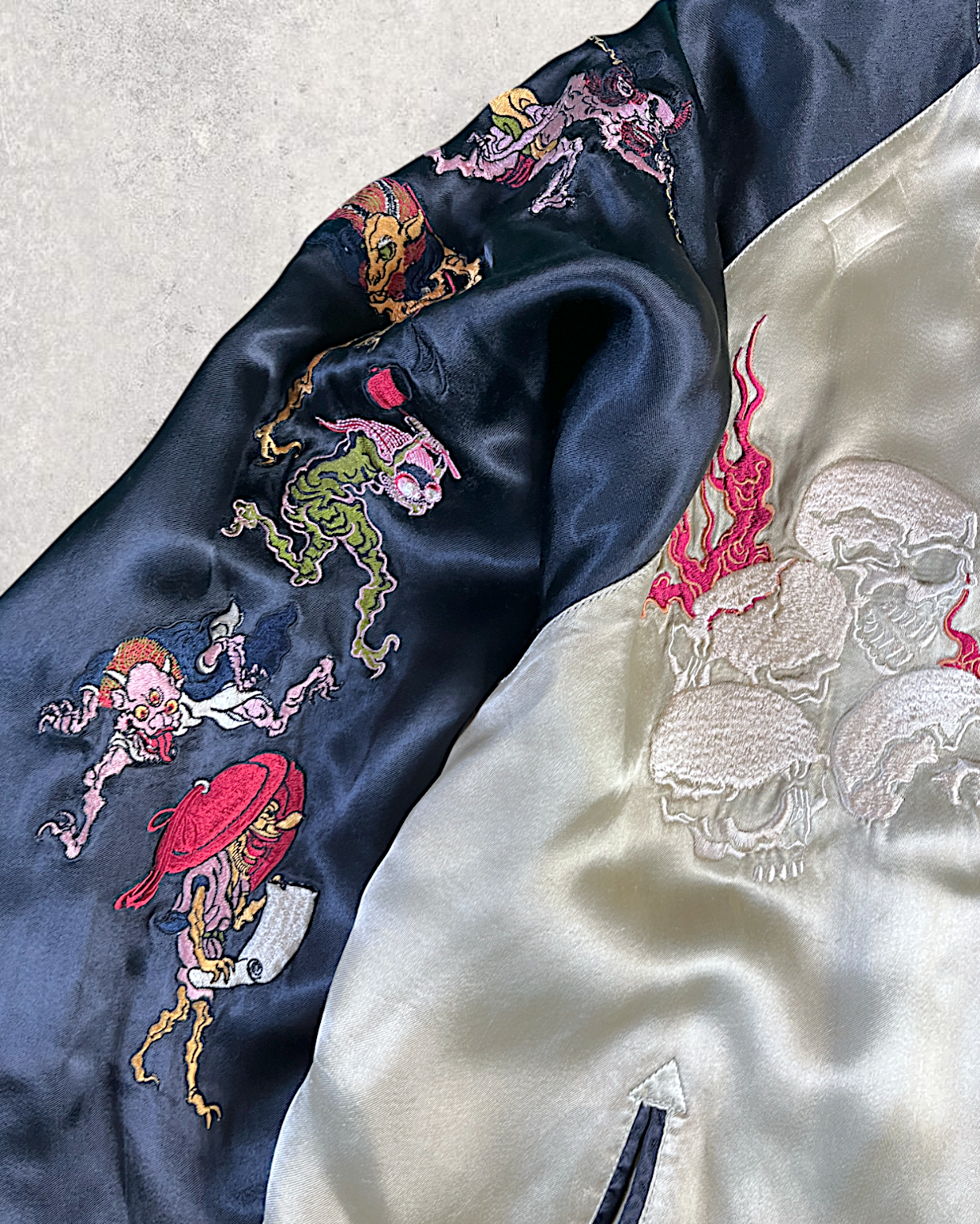 [L]【Stunning】 Hyakki Yagyo Yokai Scroll Reversible Sukajan