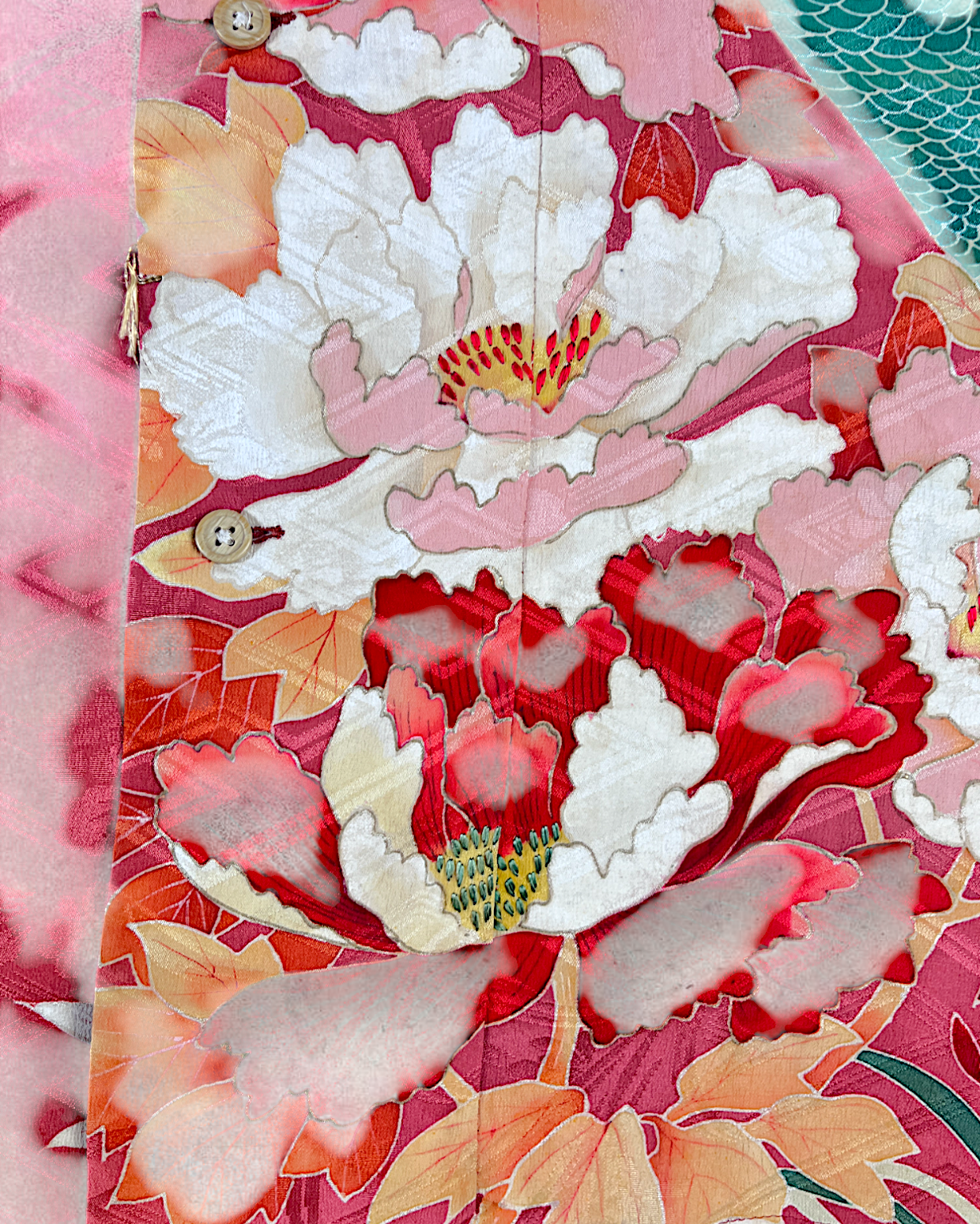 [L]【One-of-a-Kind】Kimono Remake Shirt with Peacock & Floral Motif
