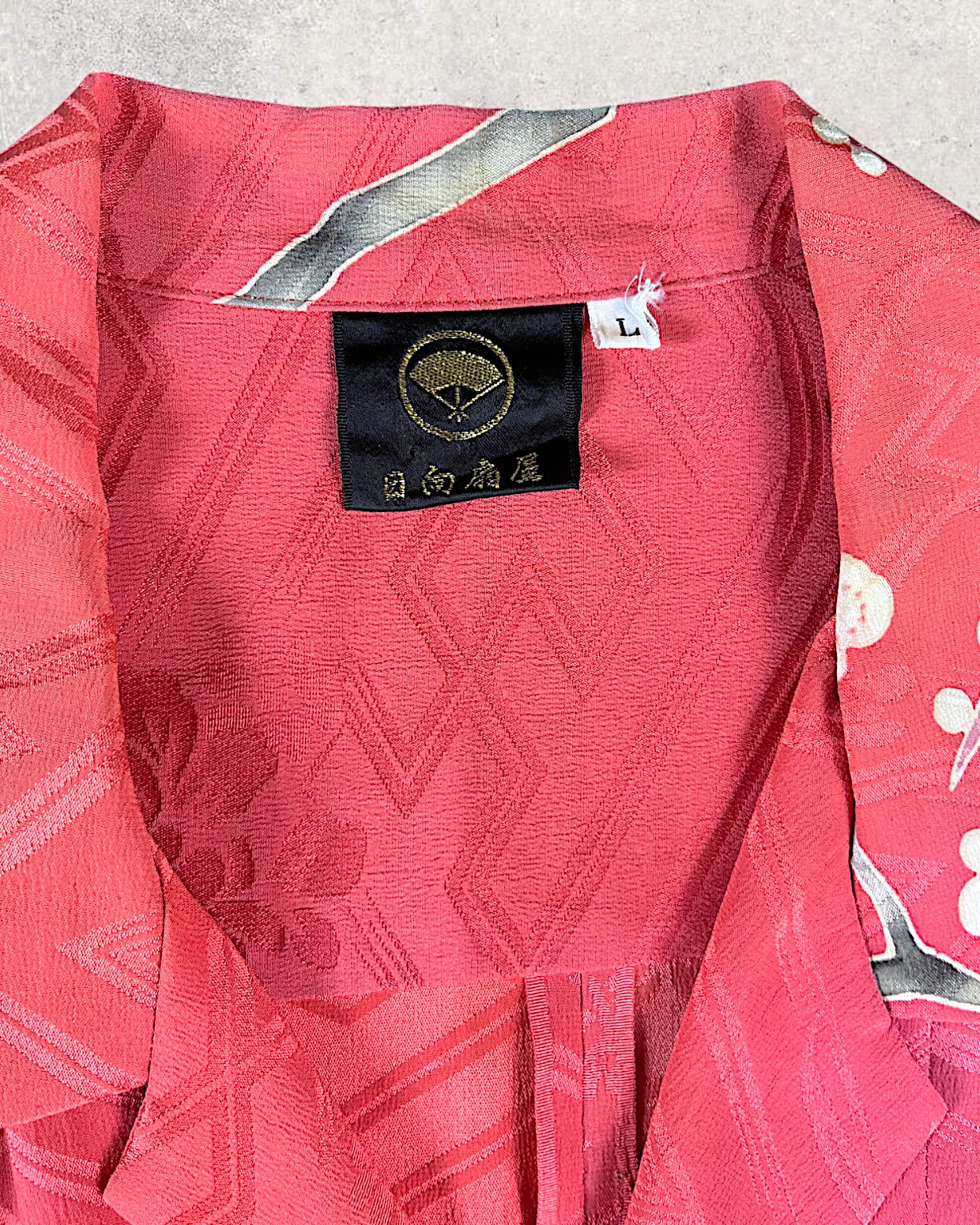 [L]【One-of-a-Kind】Kimono Remake Shirt with Peacock & Floral Motif
