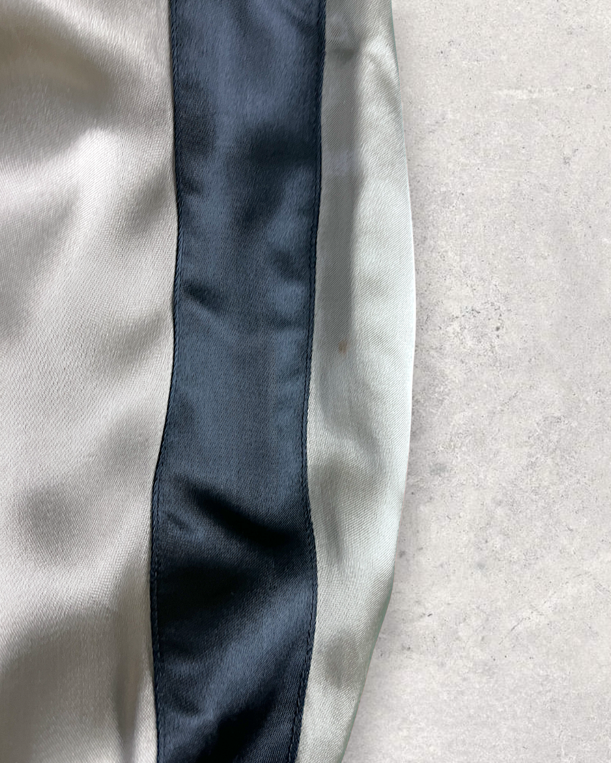 【XL】Koi Waterfall & Pine Embroidery / Japanese Brocade Pattern – XL Japanese Bomber