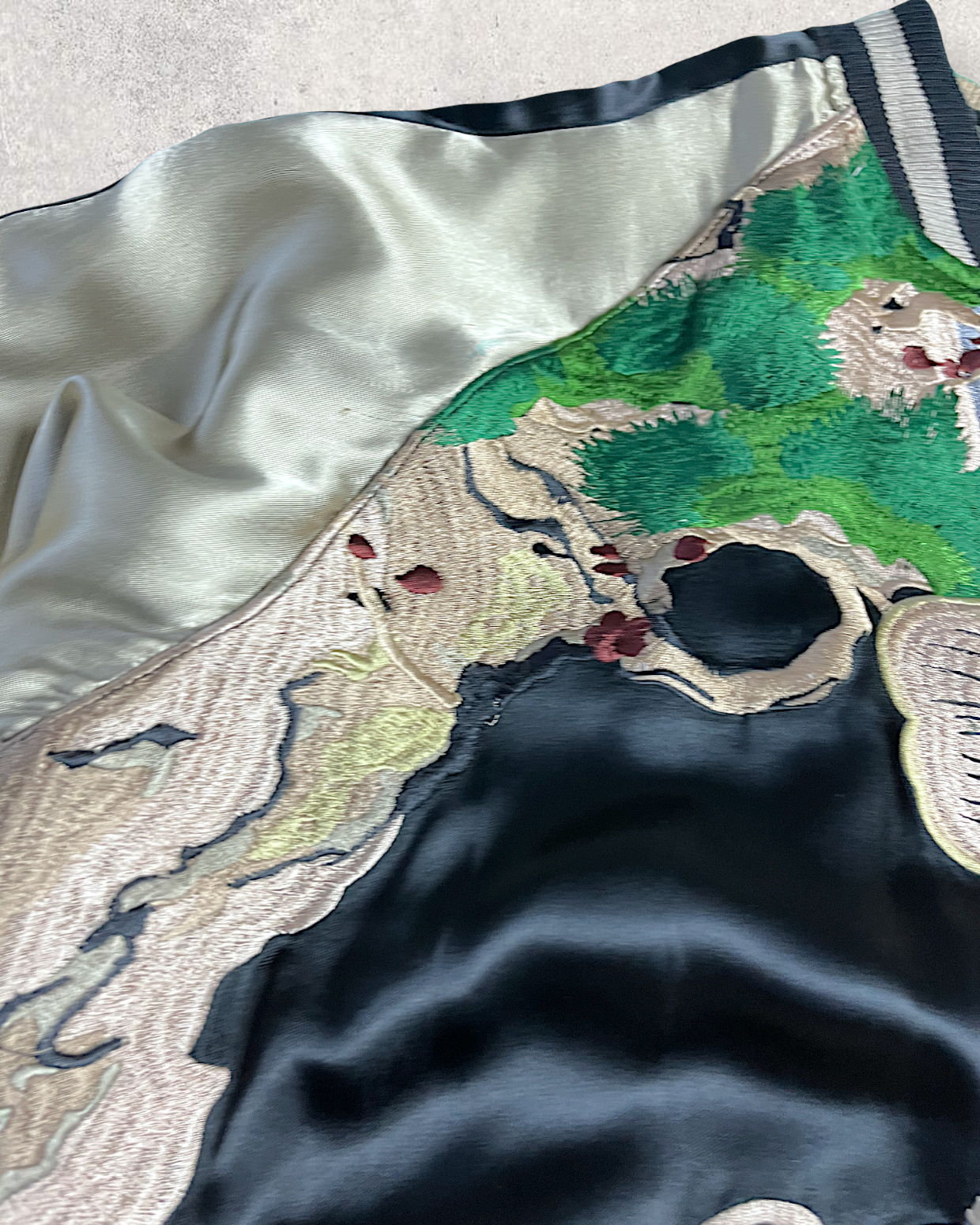 【XL】Koi Waterfall & Pine Embroidery / Japanese Brocade Pattern – XL Japanese Bomber