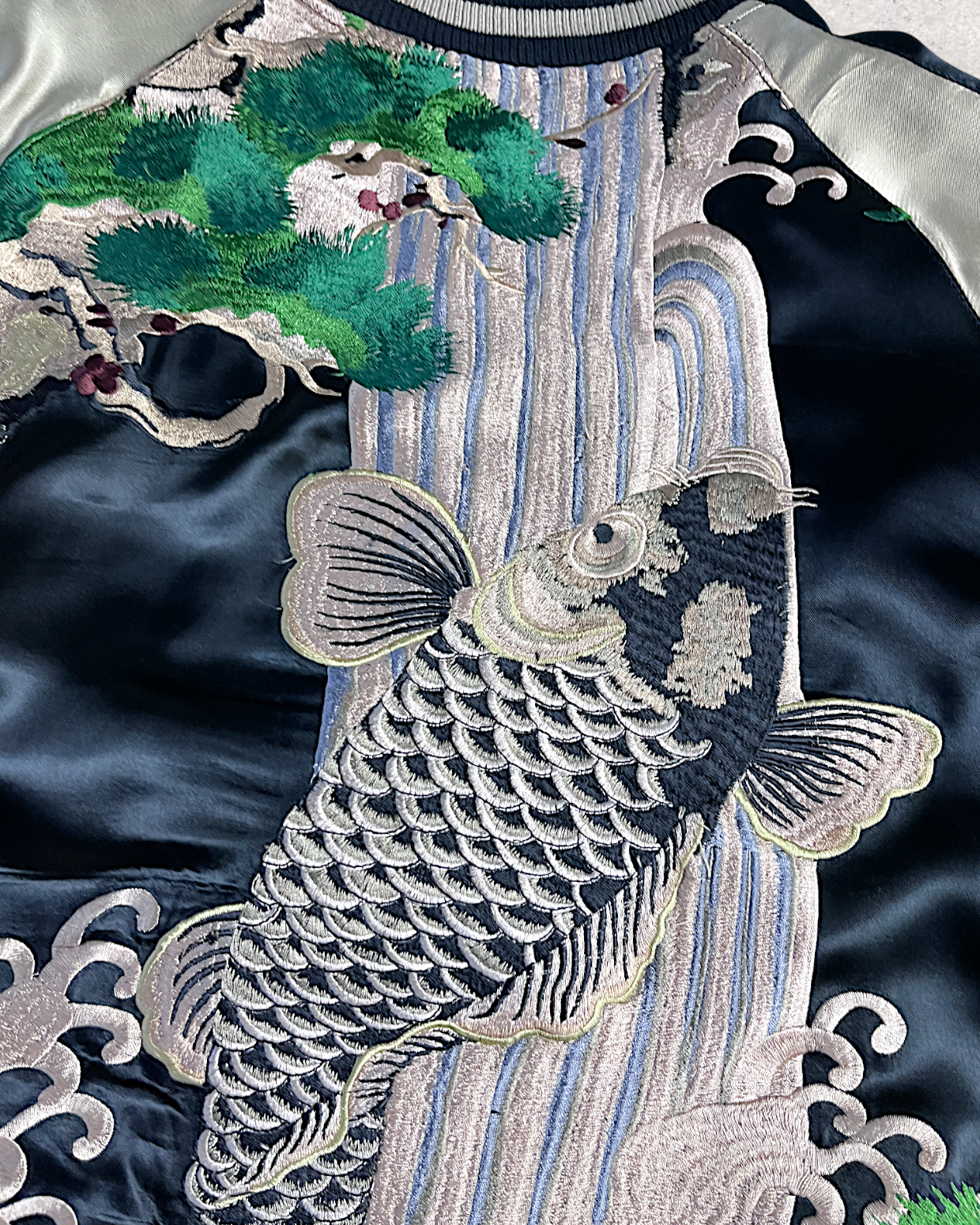 【XL】Koi Waterfall & Pine Embroidery / Japanese Brocade Pattern – XL Japanese Bomber