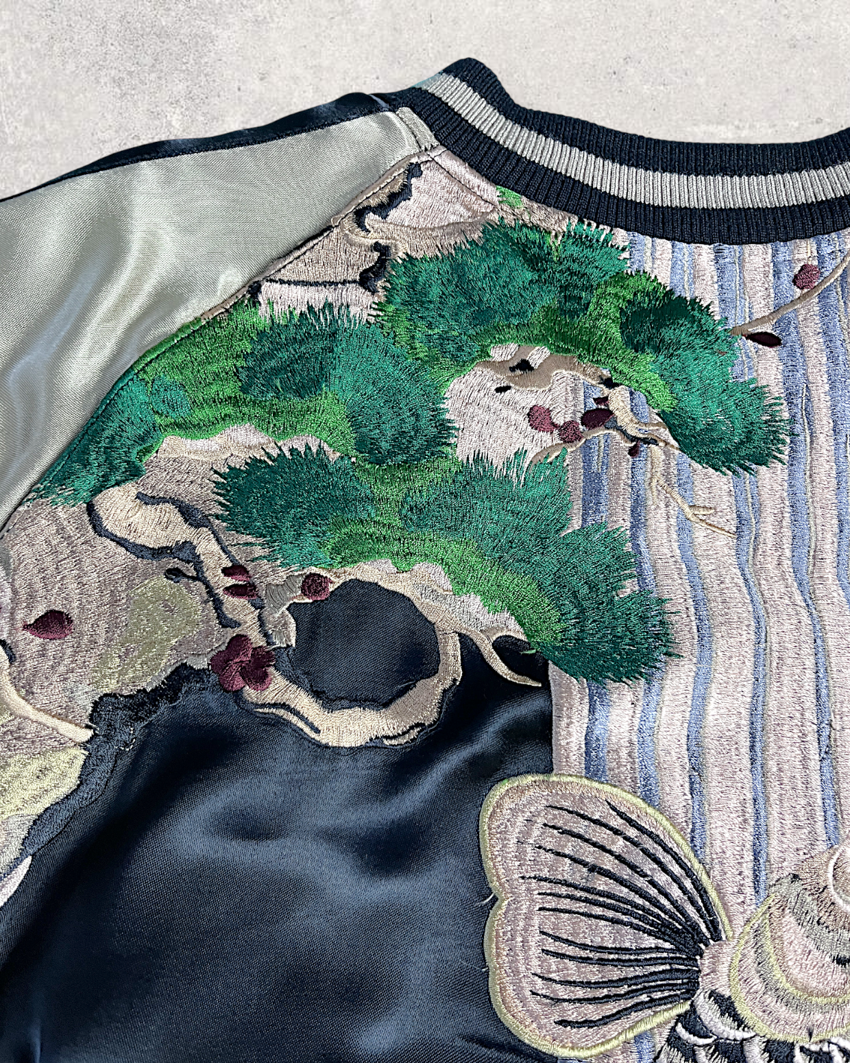 【XL】Koi Waterfall & Pine Embroidery / Japanese Brocade Pattern – XL Japanese Bomber