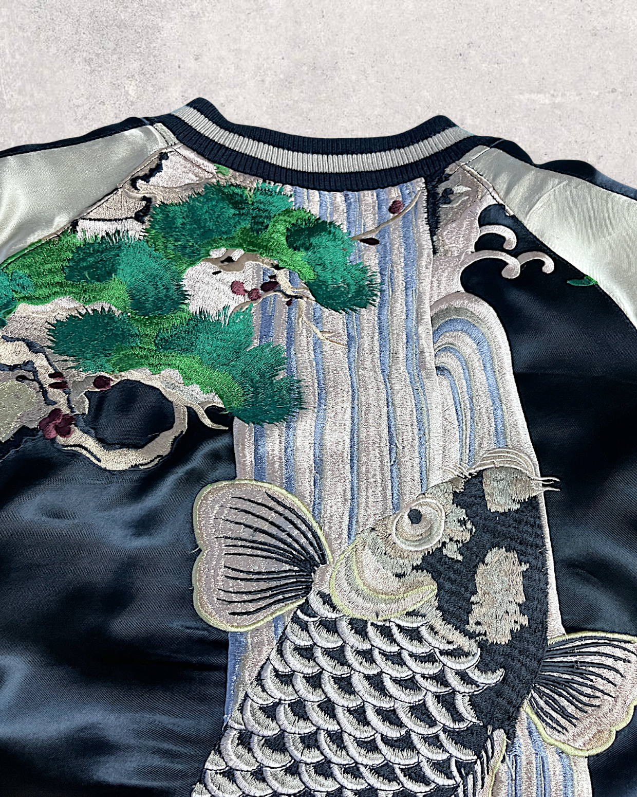 【XL】Koi Waterfall & Pine Embroidery / Japanese Brocade Pattern – XL Japanese Bomber