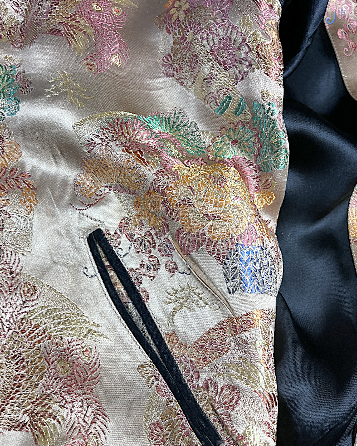 【XL】Koi Waterfall & Pine Embroidery / Japanese Brocade Pattern – XL Japanese Bomber